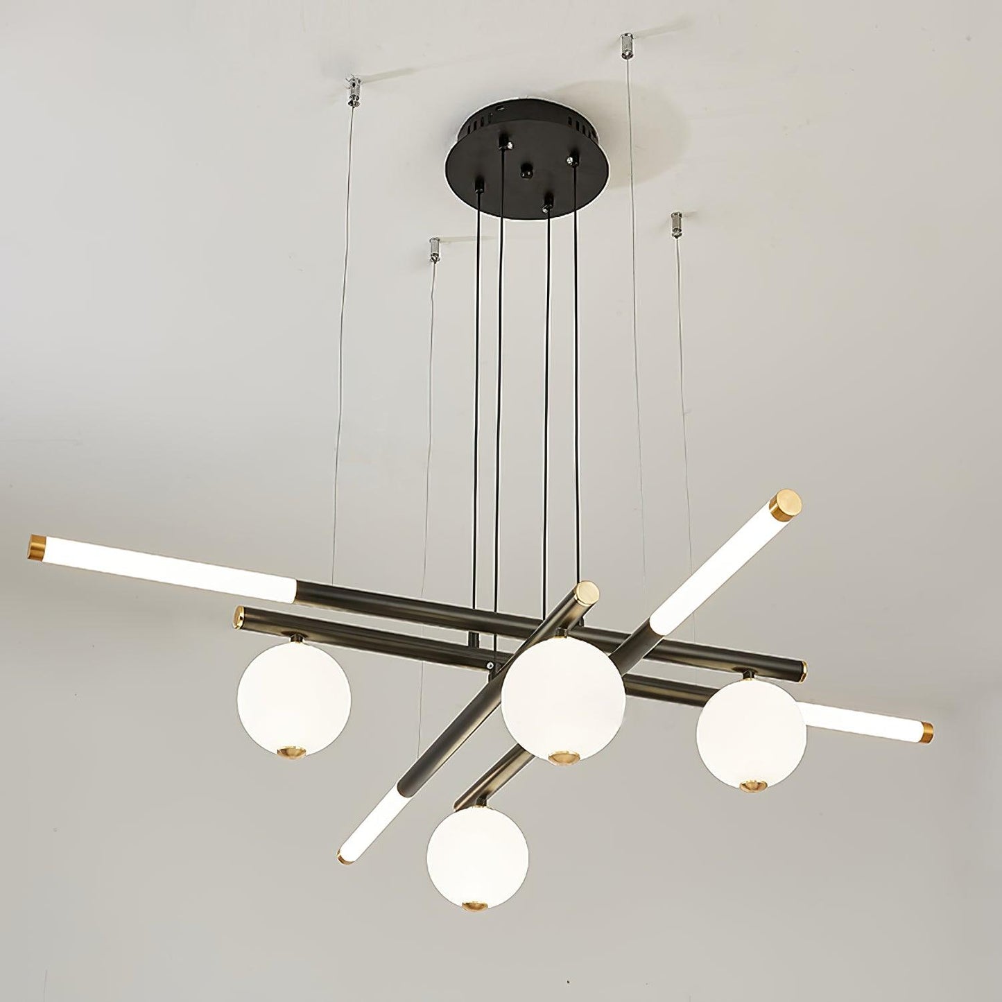 Cellar Suspension 8 heads ∅ 46.5″ x H 6.3″ / Dia 118cm x H 16cm / Black / Warm White Chandelier