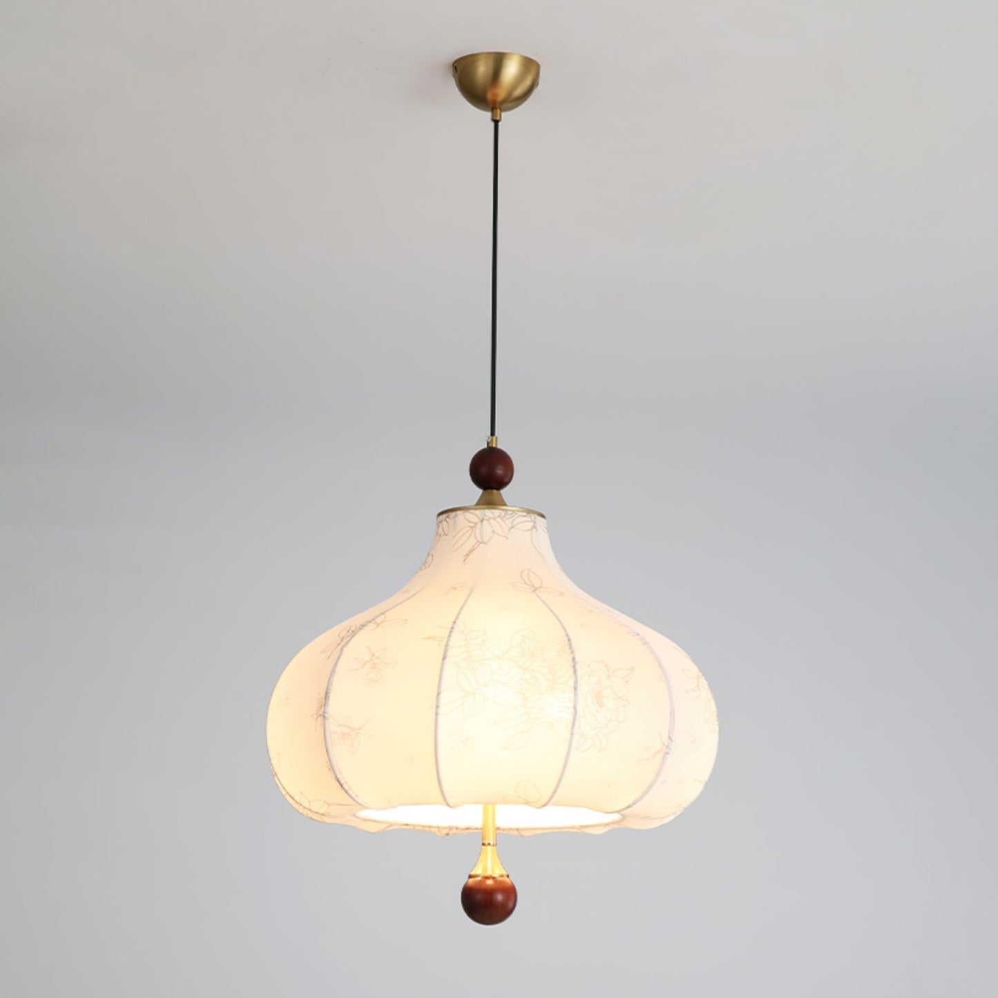 Chestnut Bloom Pendant Lamp ∅ 19.4″ x H 22″ / Gold & White Pendant light