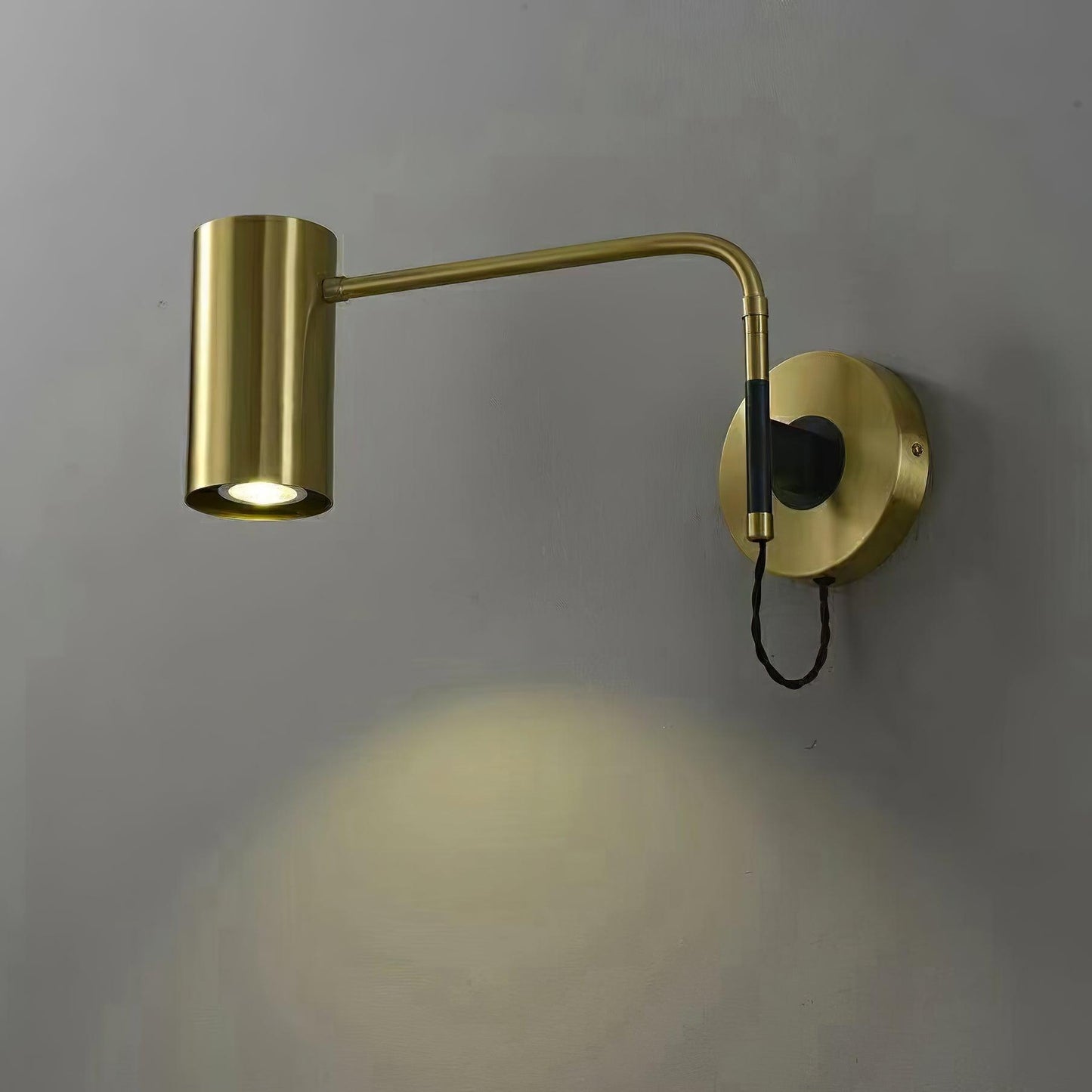 Envoy Swing Sconce ∅ 14.5″ x H 14.1″ / Dia 37cm x H 36cm / Brass Wall lamp