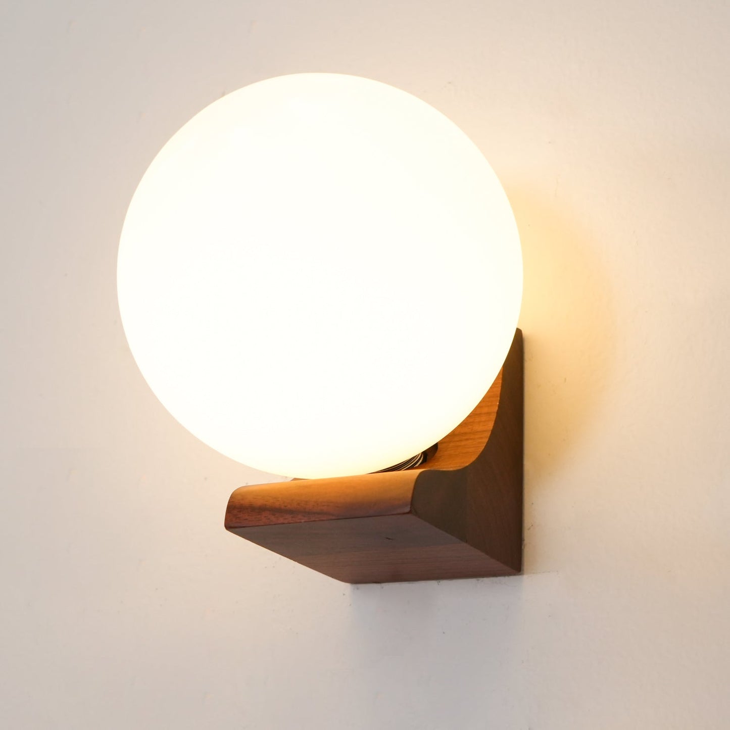 Evelyn Orb Wall Lamp Wall lamp