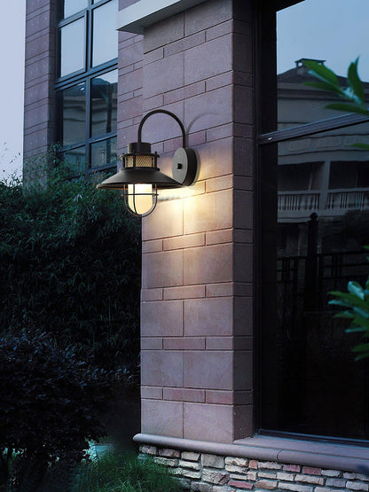 Felix Outdoor Wall Lamp