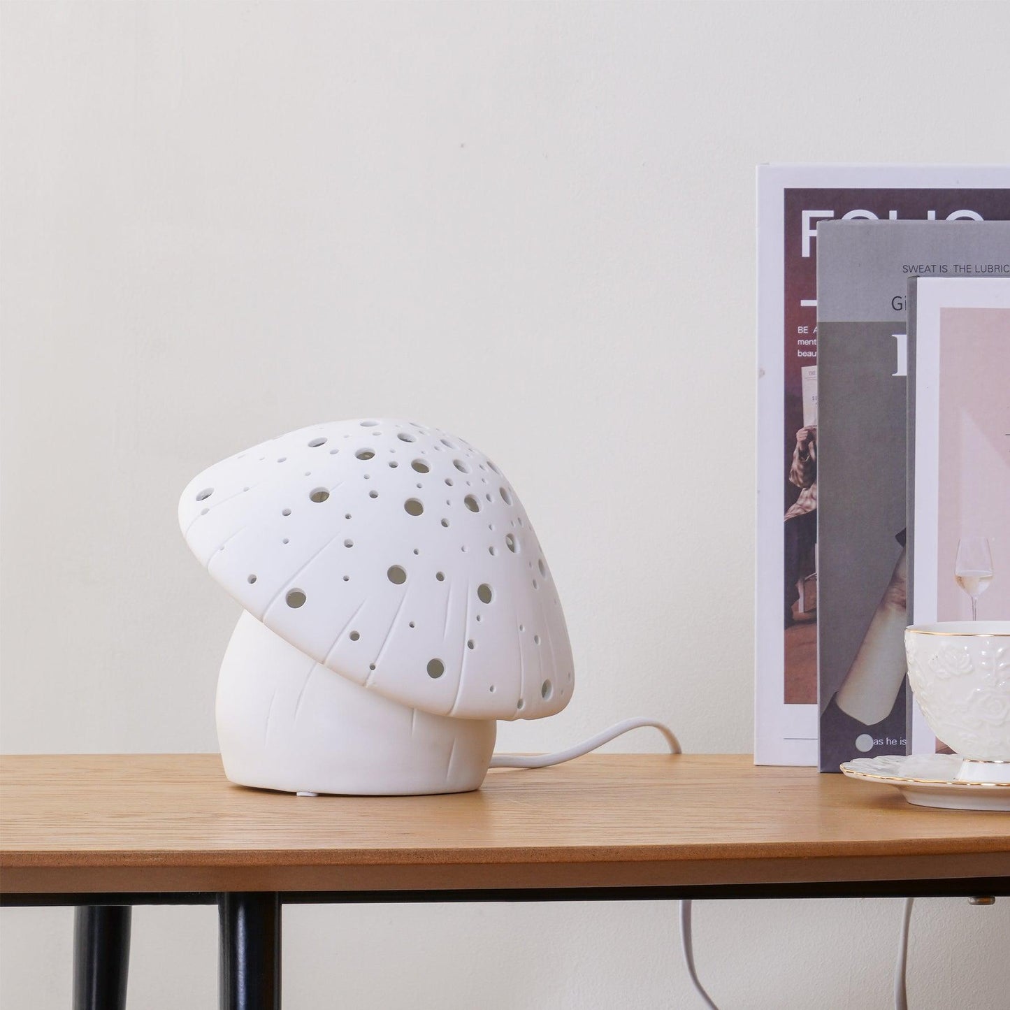 مصباح طاولة أبيض من فانجو