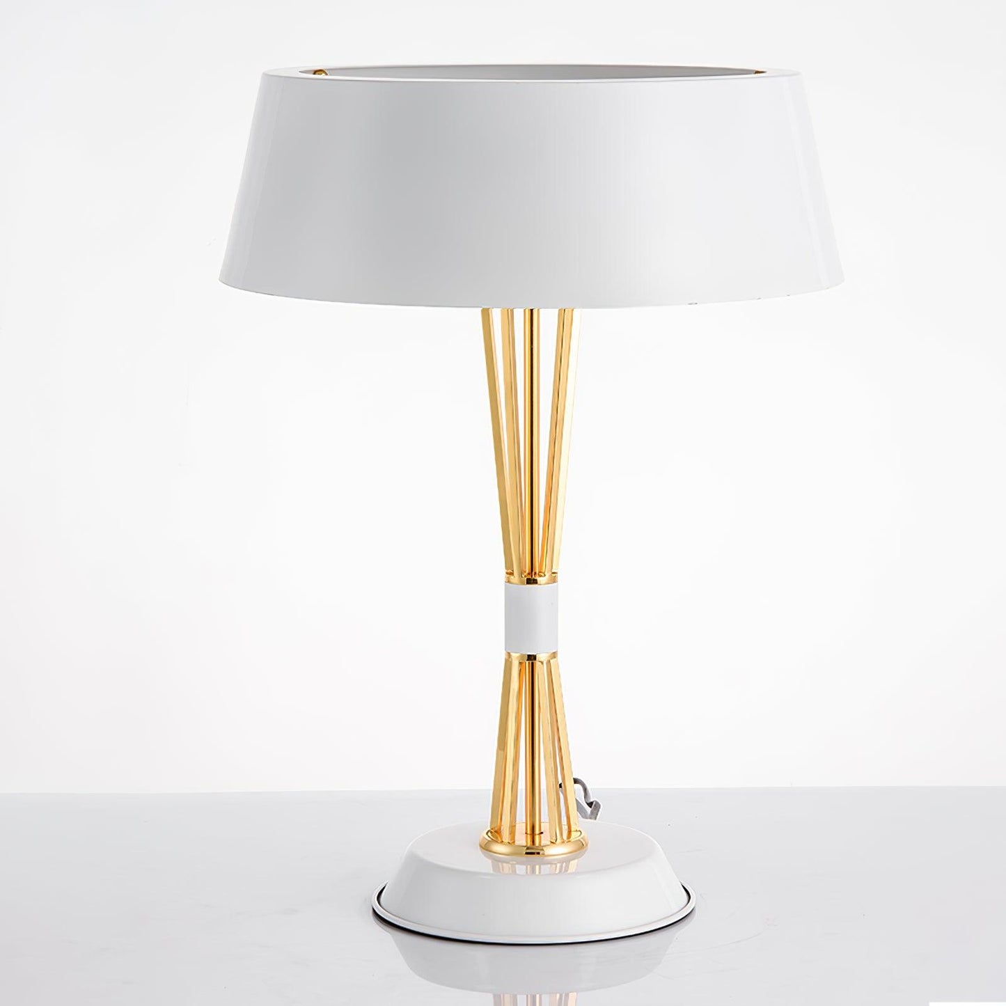Lowrider Table Lamp ∅ 13.7″ x H 18.8″ / Dia 35cm x H 48cm / White / US plug Table lamp