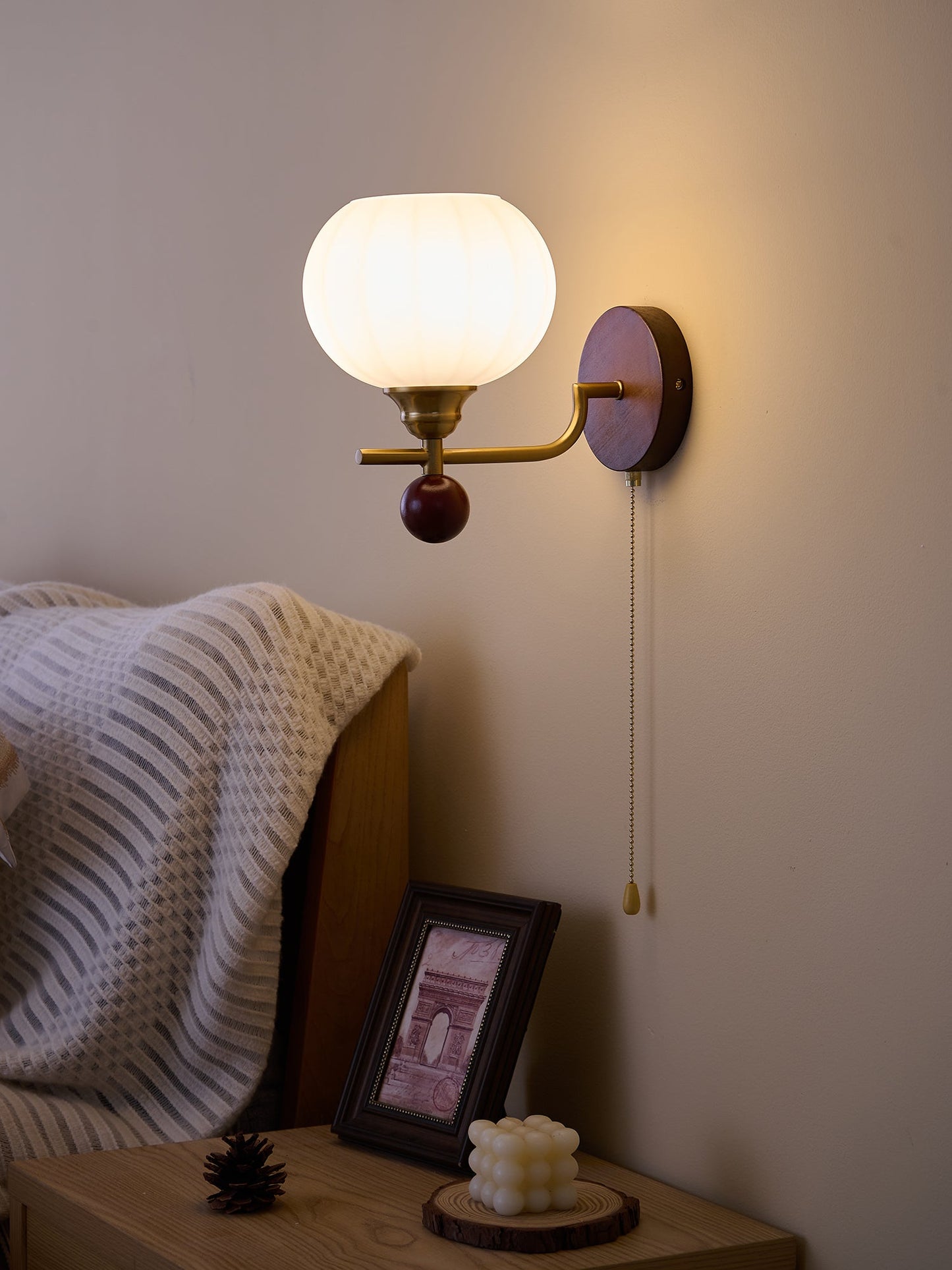 Lumea Crest Wall Lamp