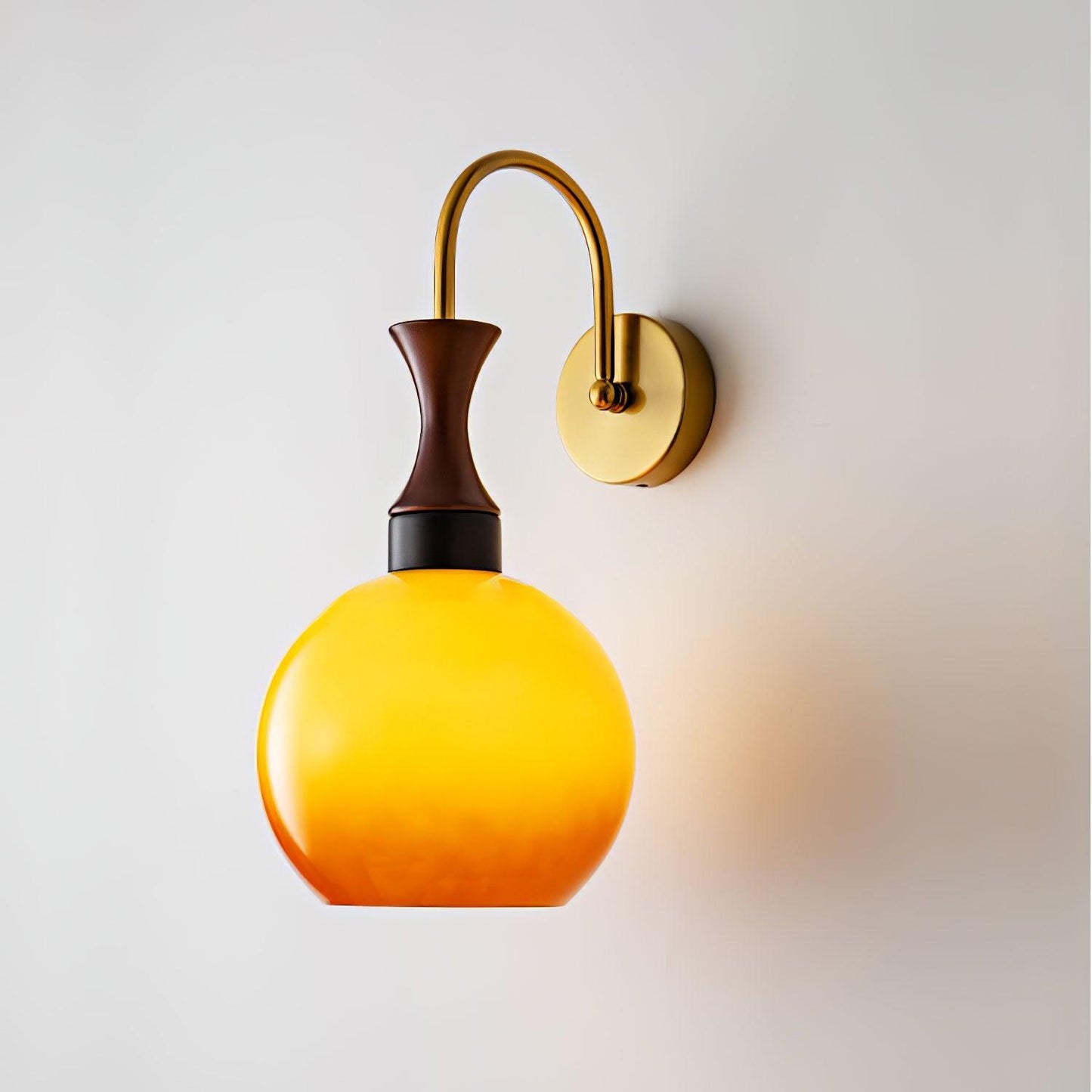 Orbique Wall Sconce ∅ 7.1″ x H 14.2″ / Dia 18cm x H 36cm / Gold & Yellow Wall lamp