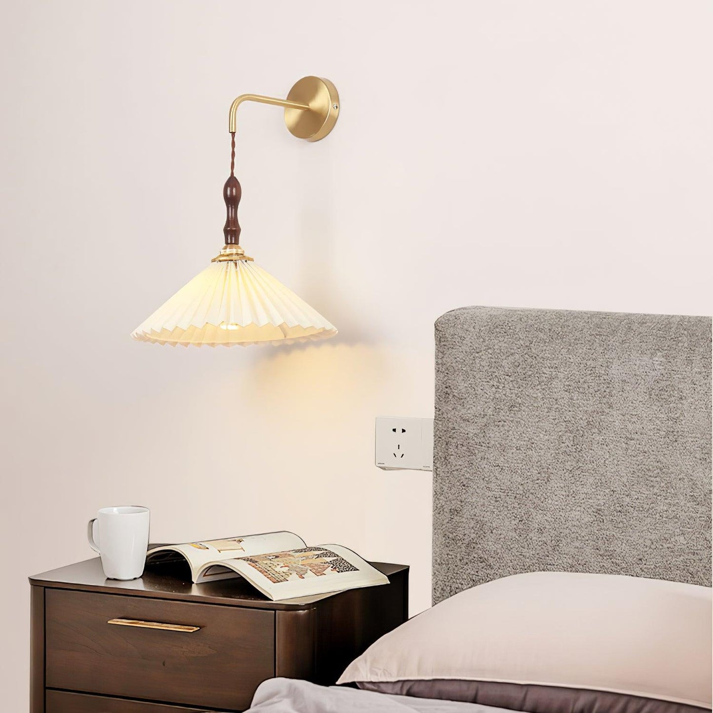 Pleated Wooden Wall Lamp Wall lamp