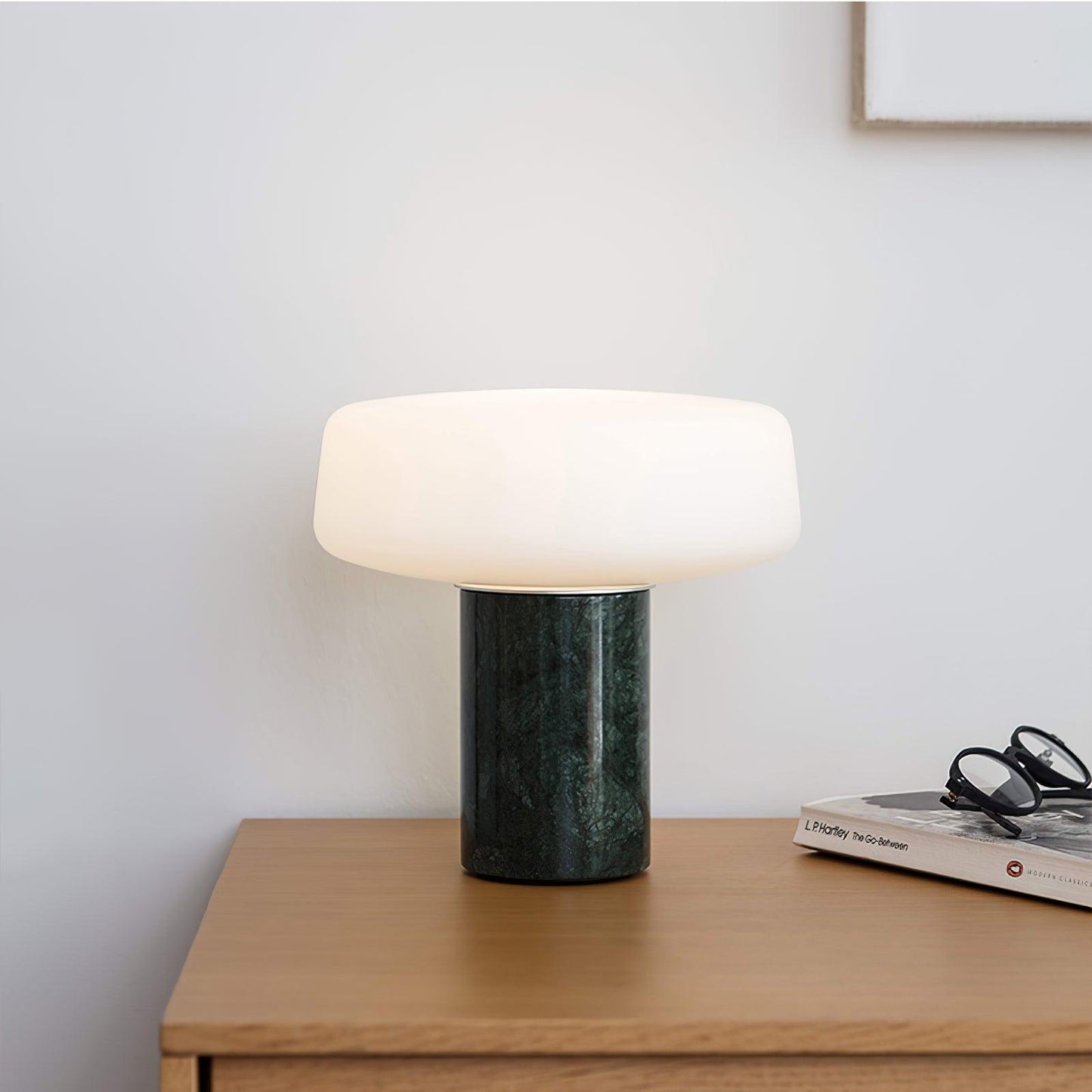 Solid Table Light ∅ 11.8″ x H 12.5″ / Dia 30cm x H 32cm / Green Marble +White / US plug Table lamp