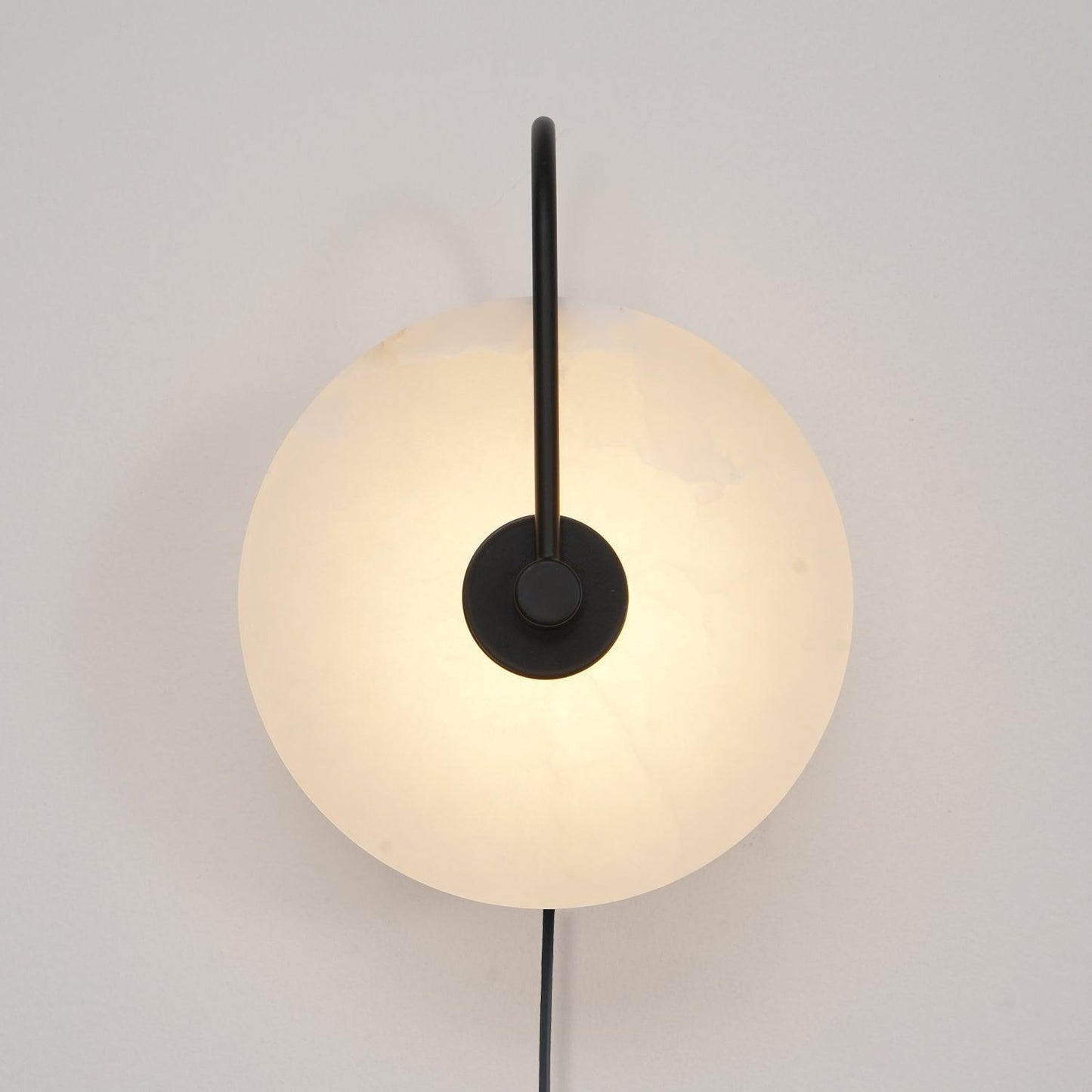 Alabaster LED-Plug-In-Wandleuchte