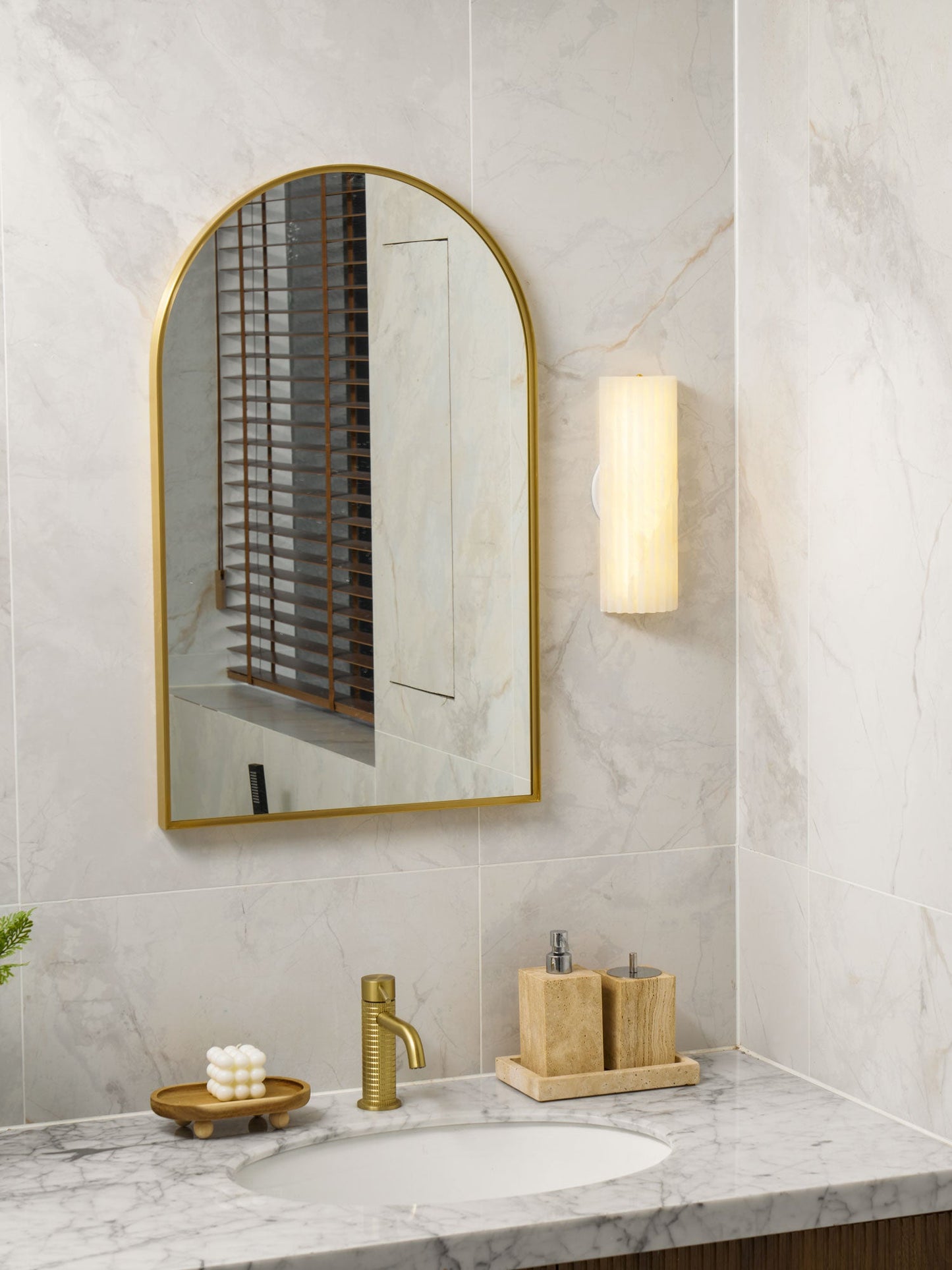 Alvia Alabaster Wall Light