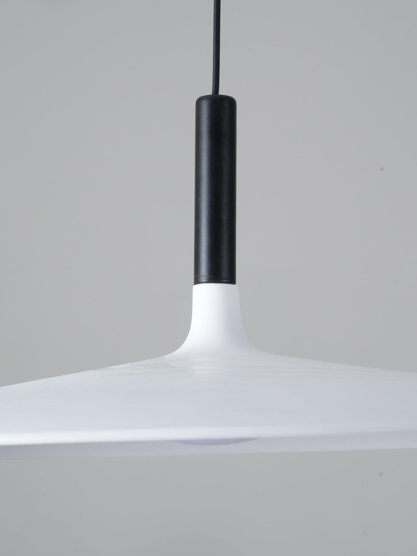 Aplomb Metal Pendant Lamp