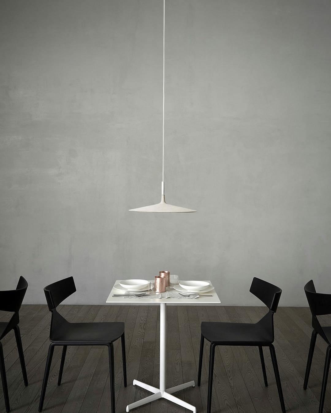 Aplomb Metal Pendant Lamp