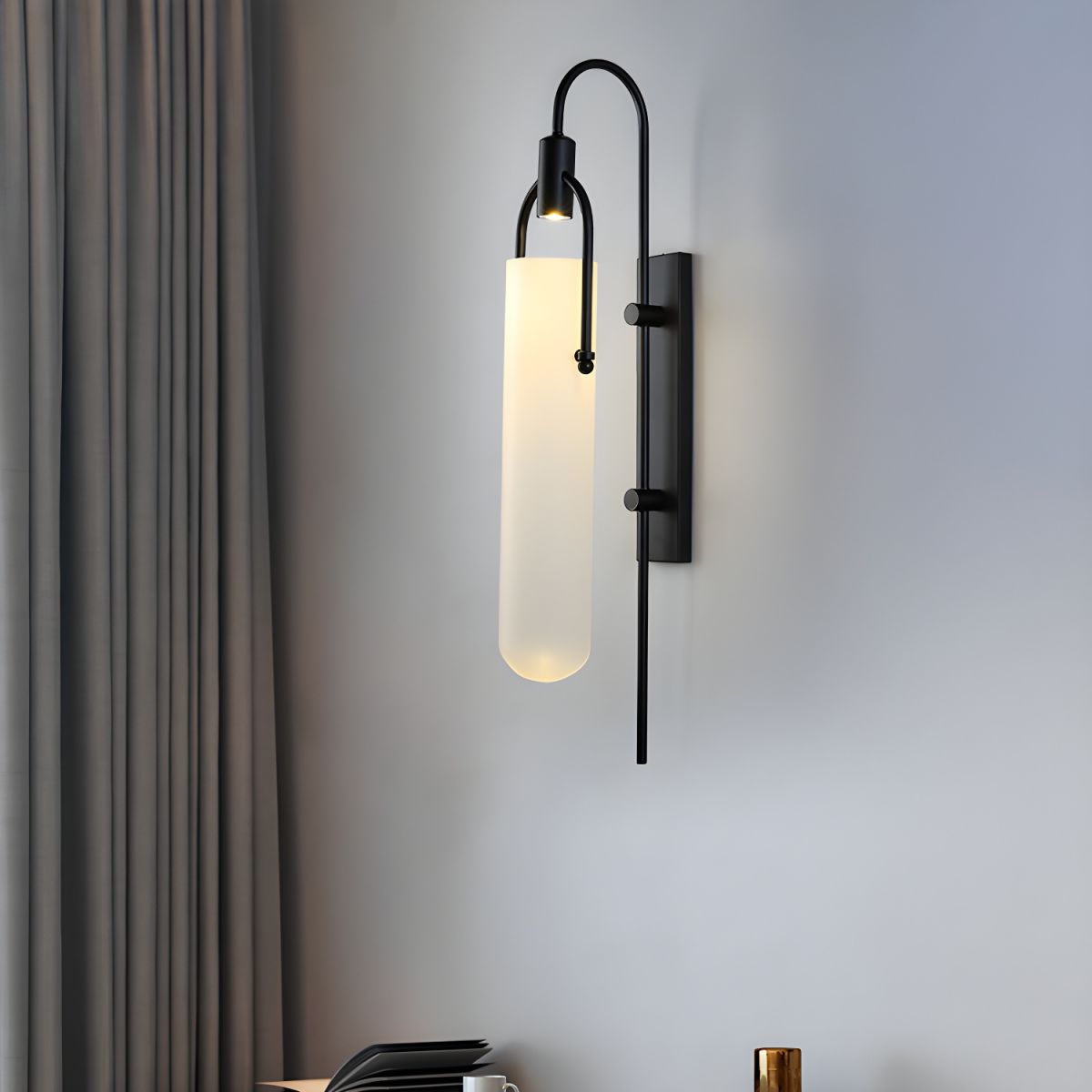 Arc Wall Lamp