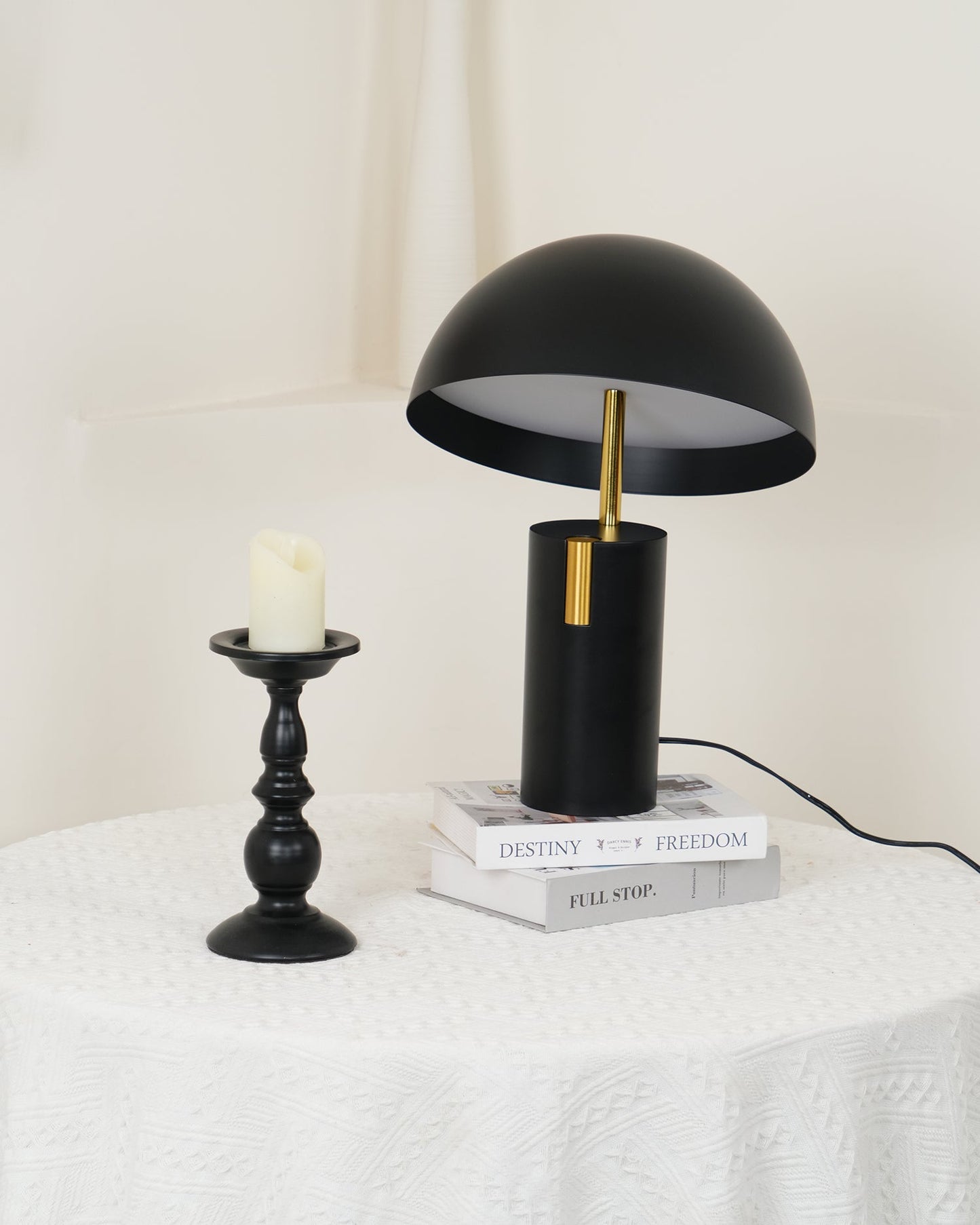 Avo Table Lamp