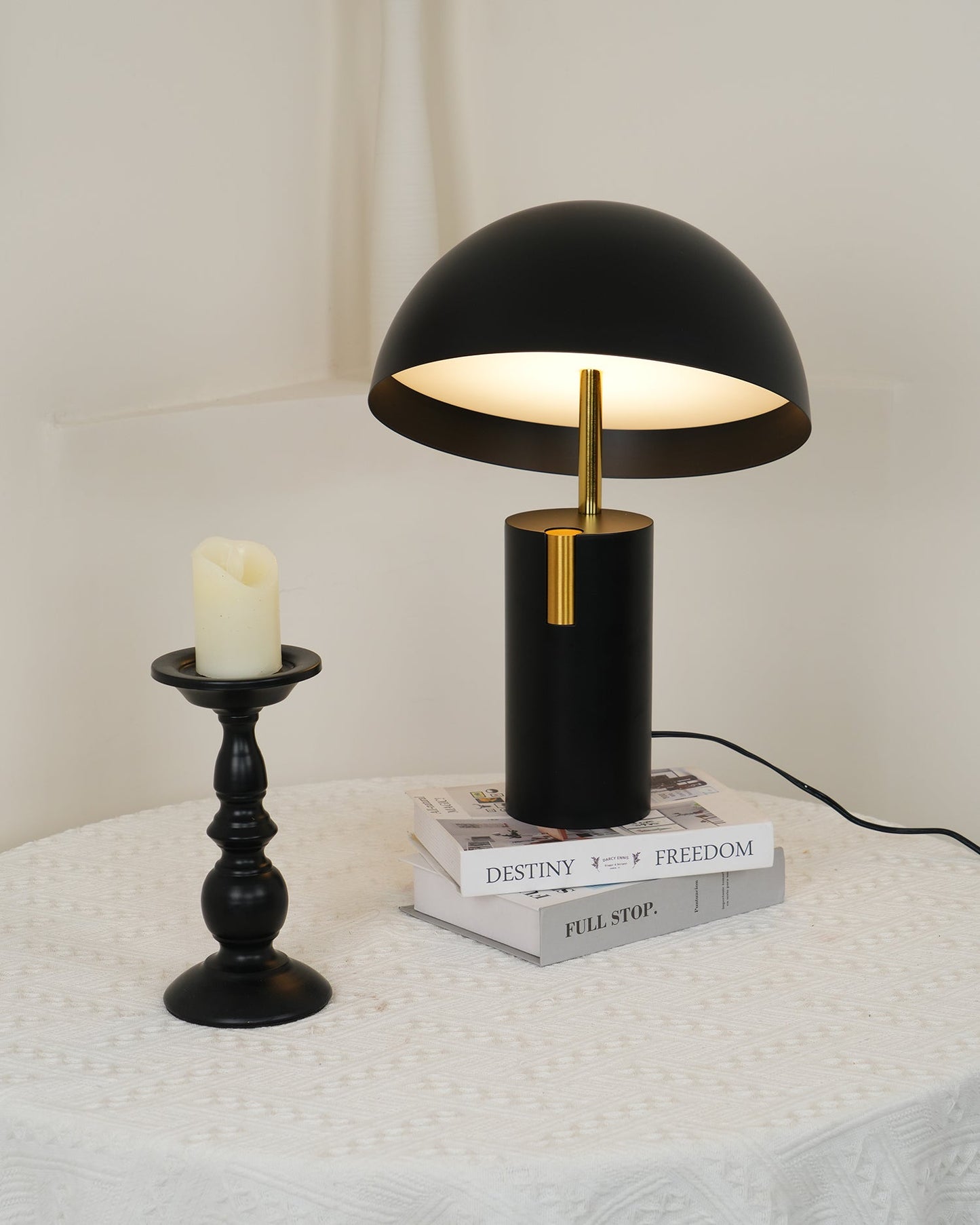 Avo Table Lamp