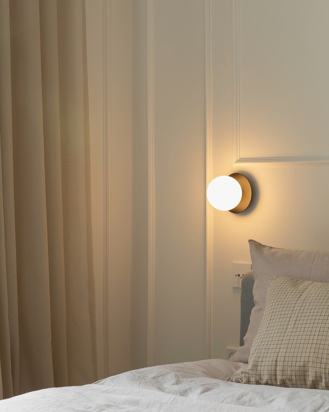 Celeste Wall Lamp