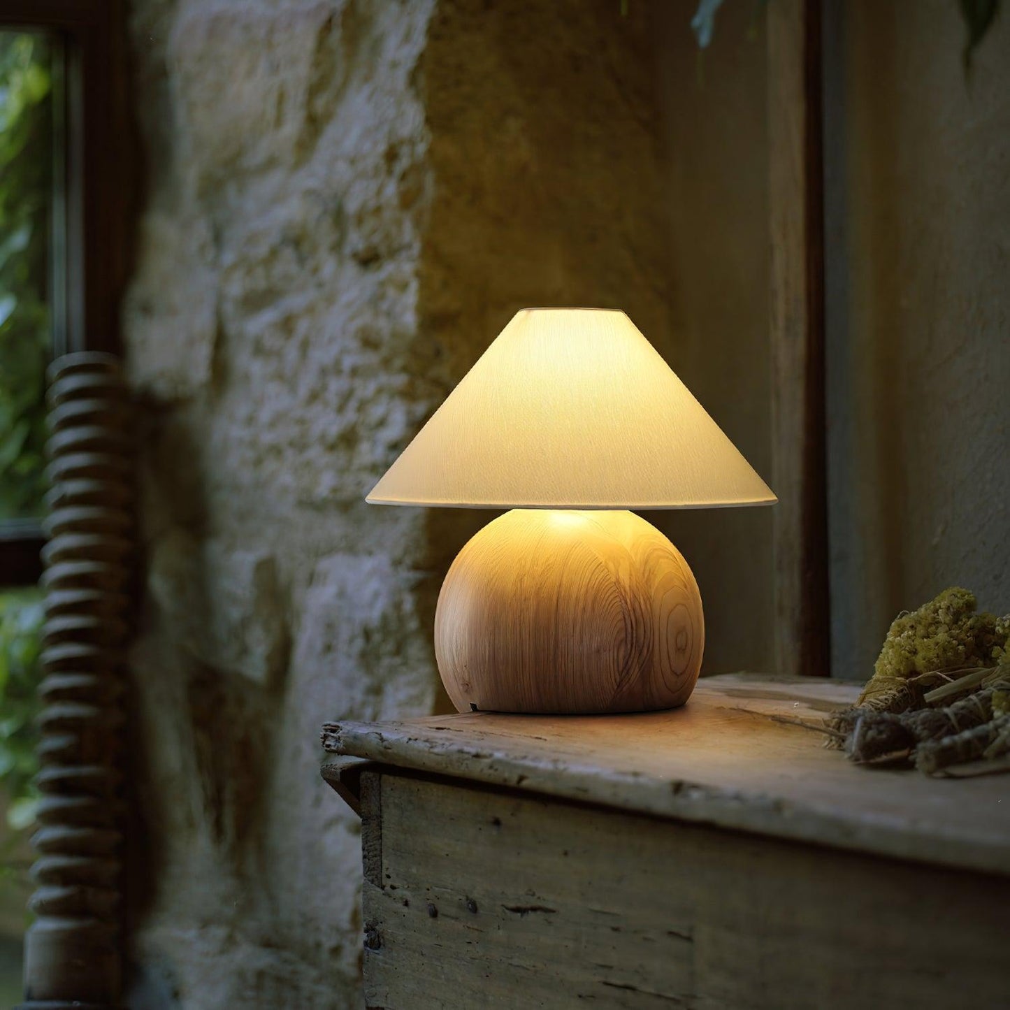 Corner Log Table Lamp