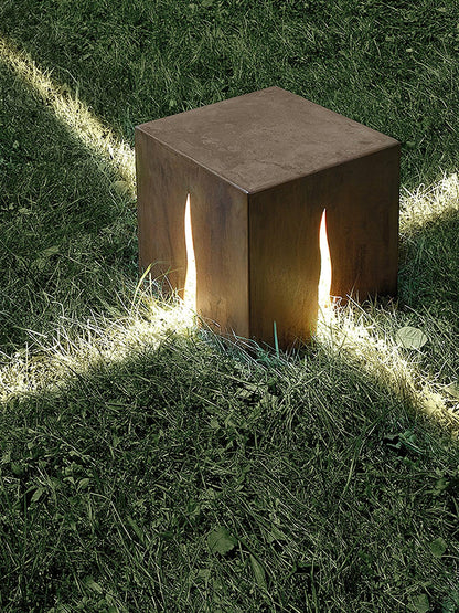 Crack Cube Outdoor Light