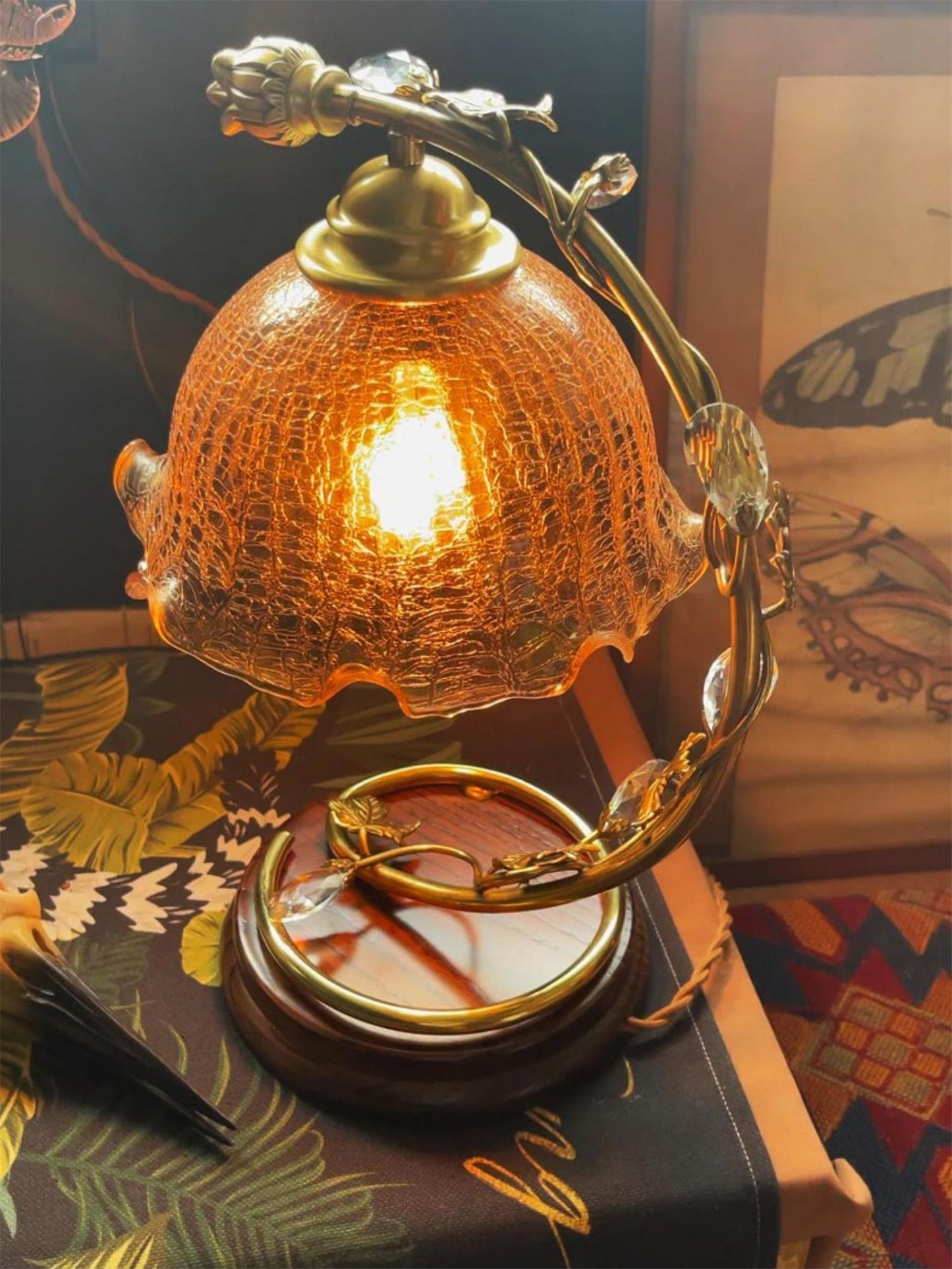 Tischlampe aus Messing mit rissigem Glas