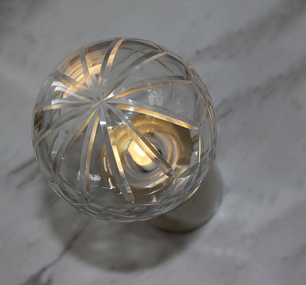 Tischlampe mit Kristallkugel 