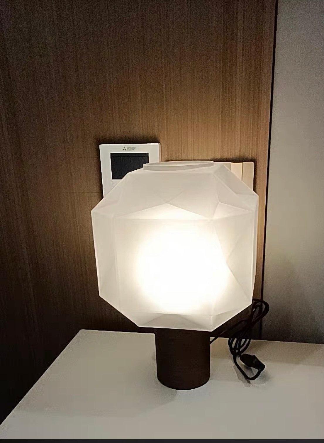 مصباح طاولة كوبو