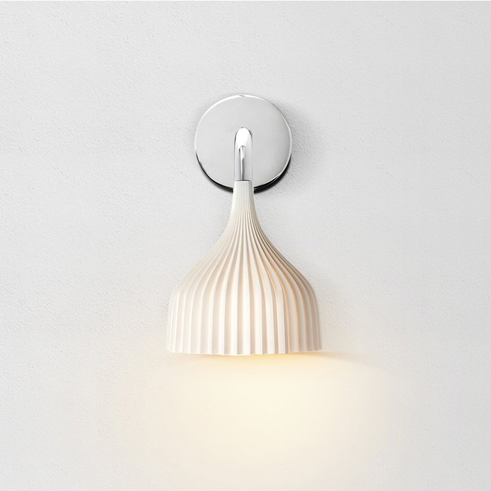 E Wall Lamp