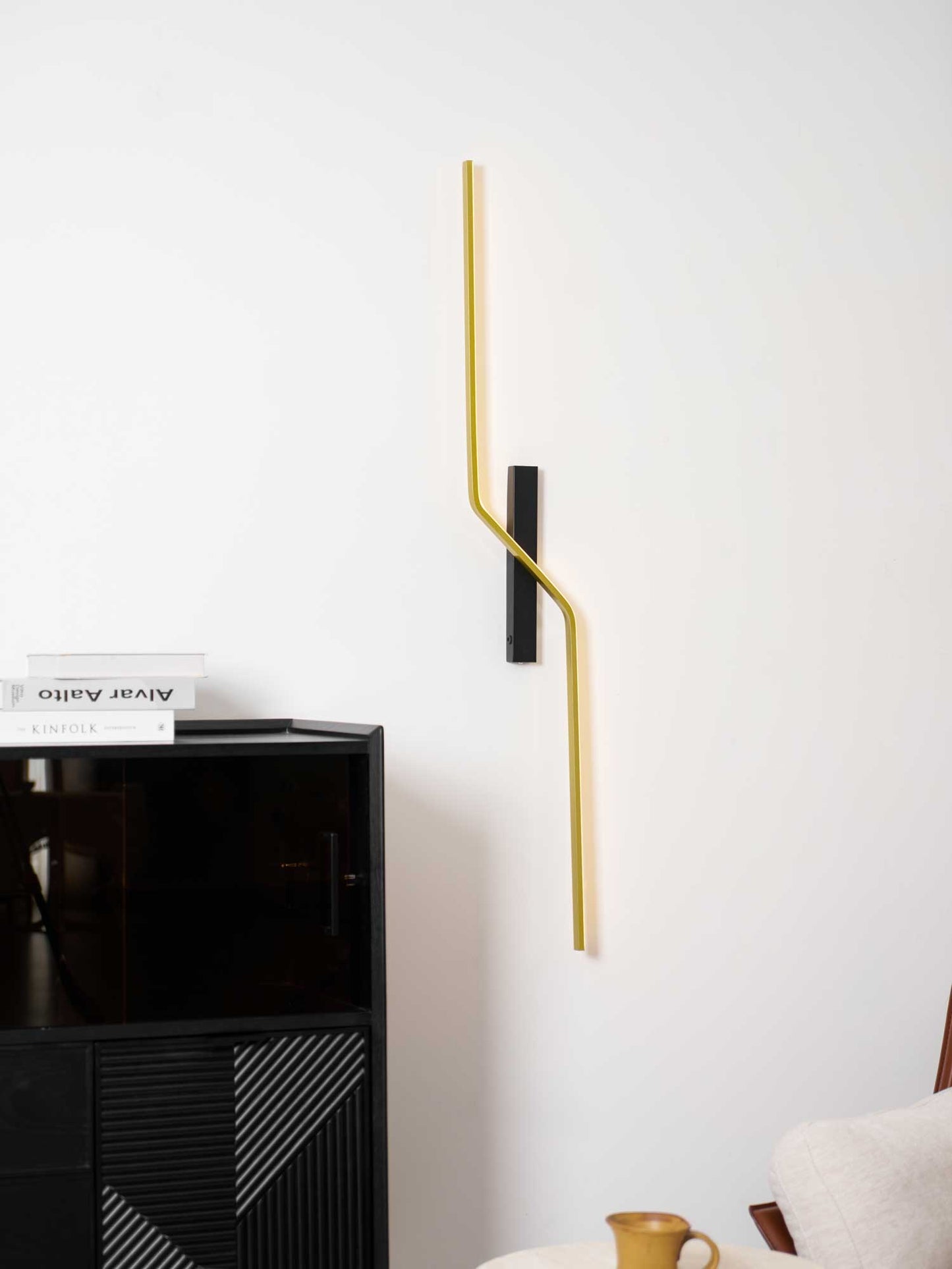 Echelon Rechargeable Wall Light