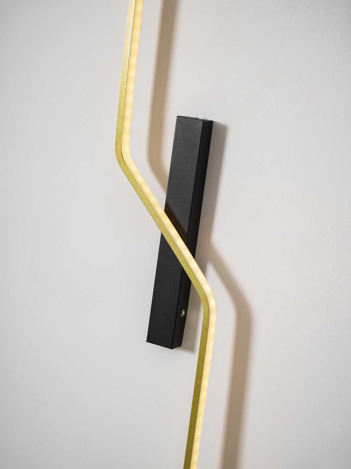 Echelon Rechargeable Wall Light