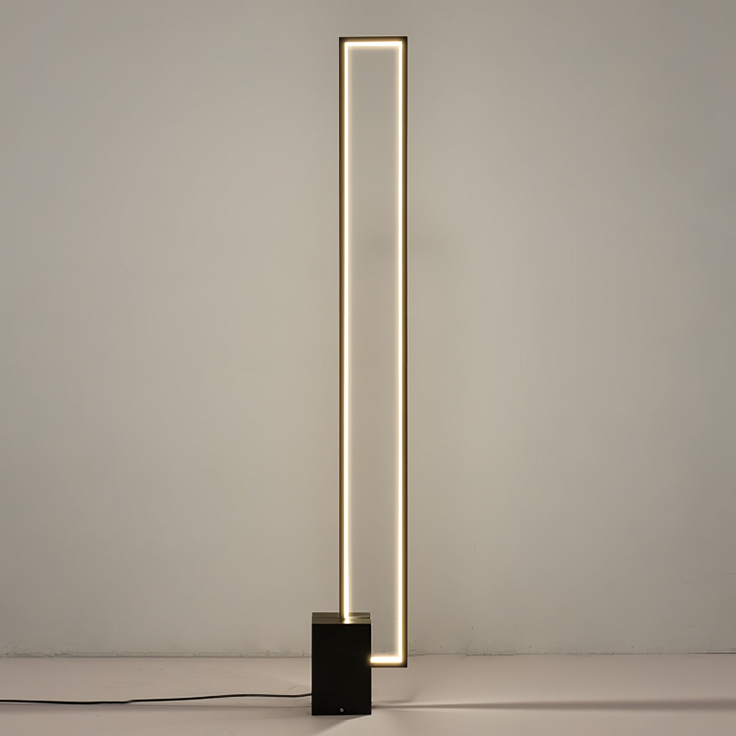 Edge Floor Lamp