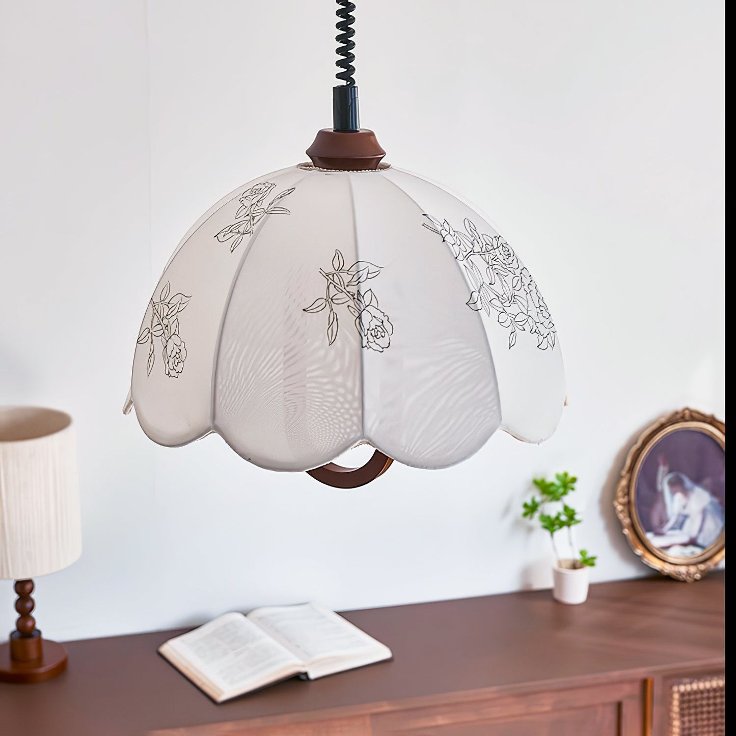 Floral Grace Pendant Lamp