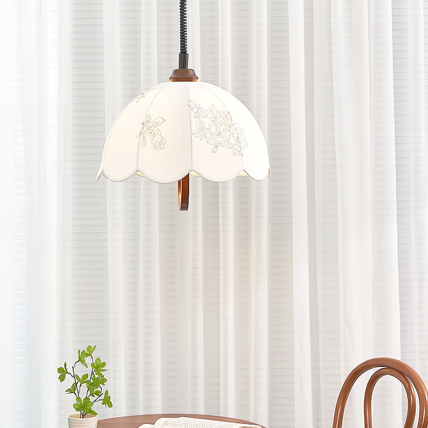 Floral Grace Pendant Lamp