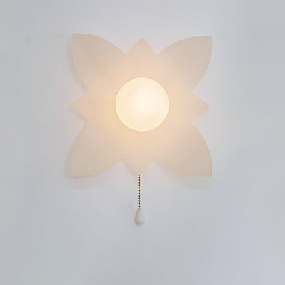 مصباح حائط على شكل زهور