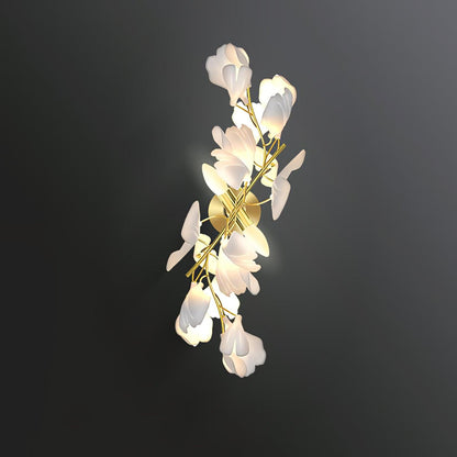 Wandlampe mit Gingko-Blumen