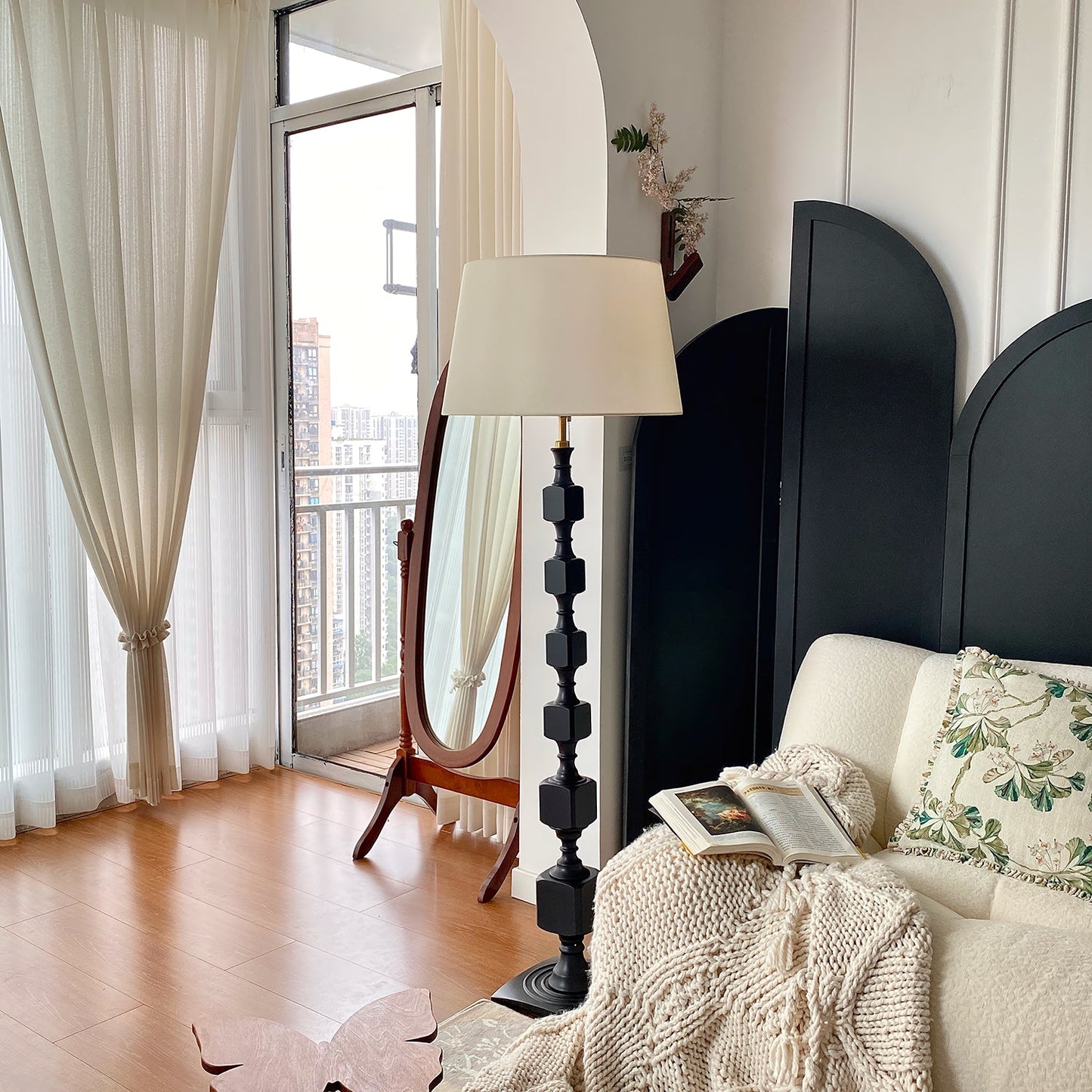 Hexas Floor Lamp