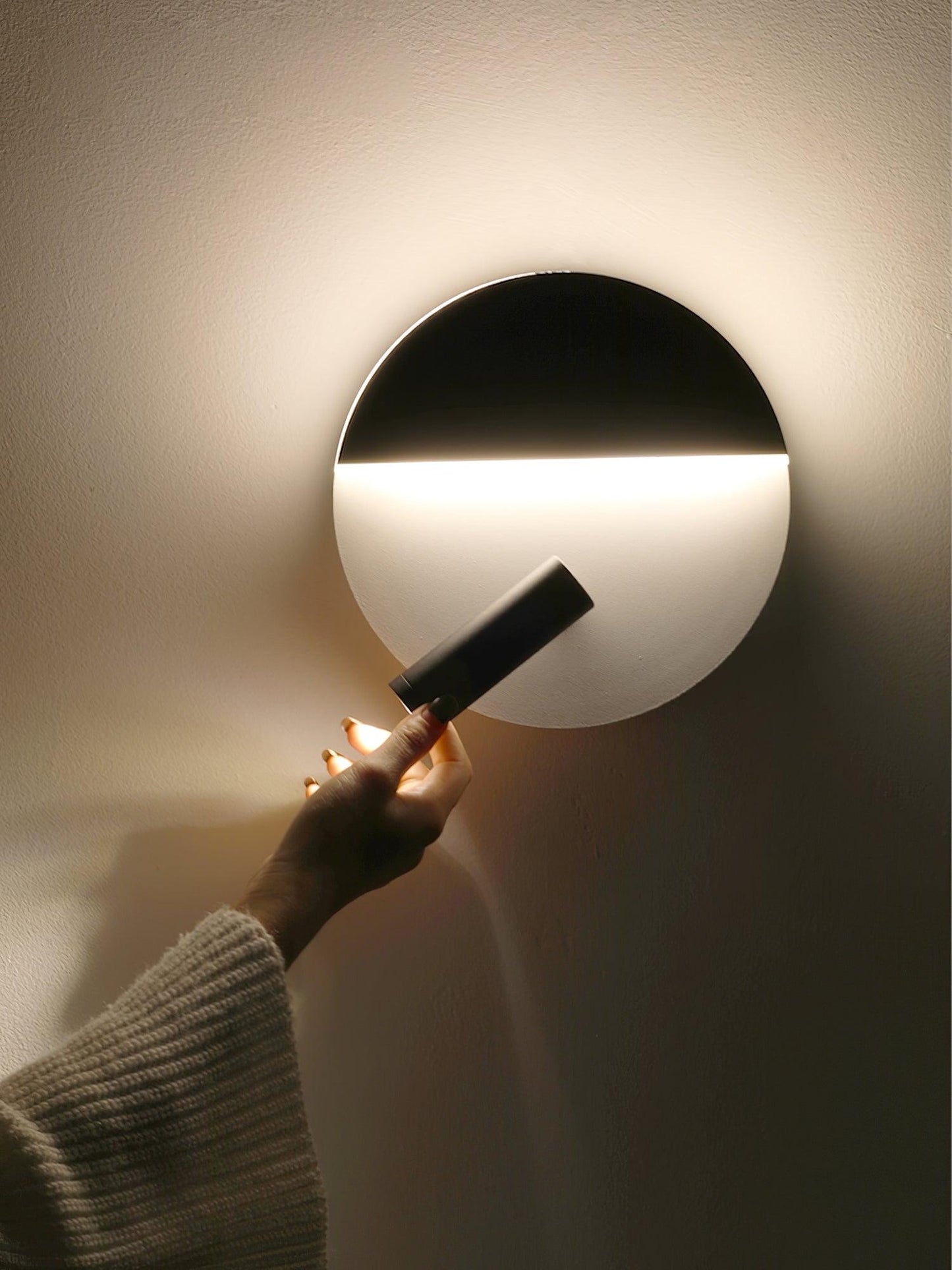 مصباح حائط قابل للدوران من نيلاند