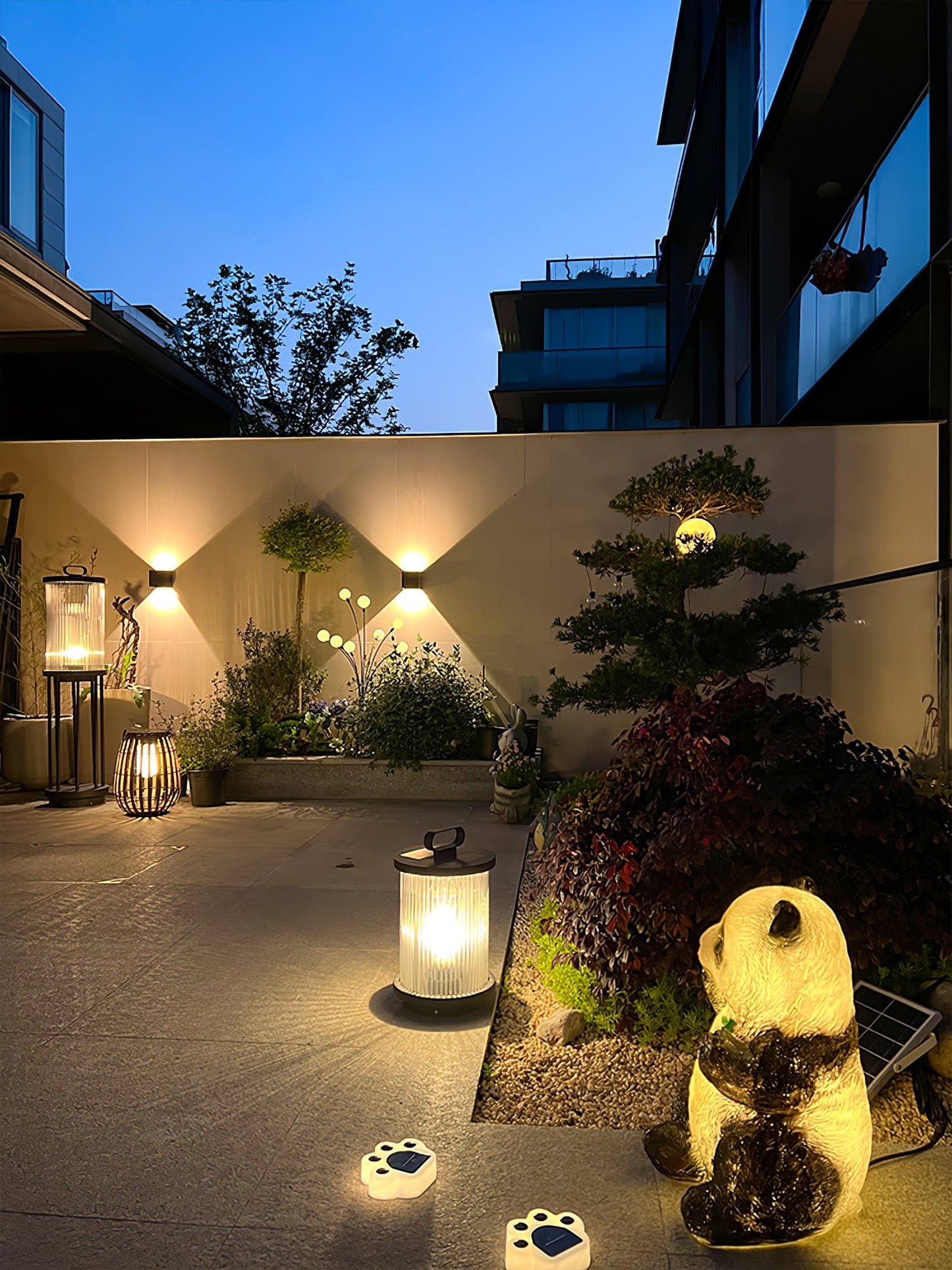 Lantern Garden Outdoor Light