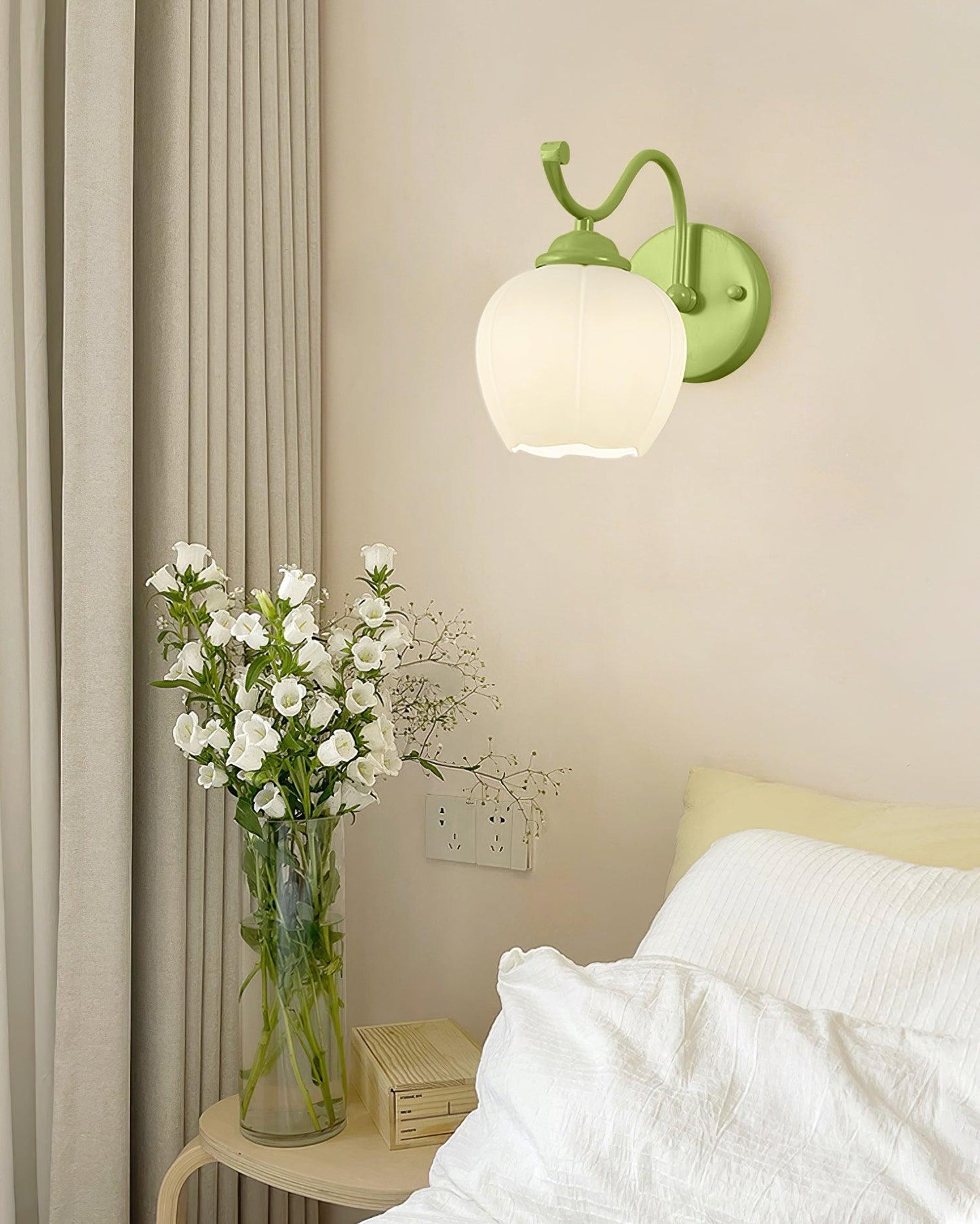 Lomance Lily Wall Lamp