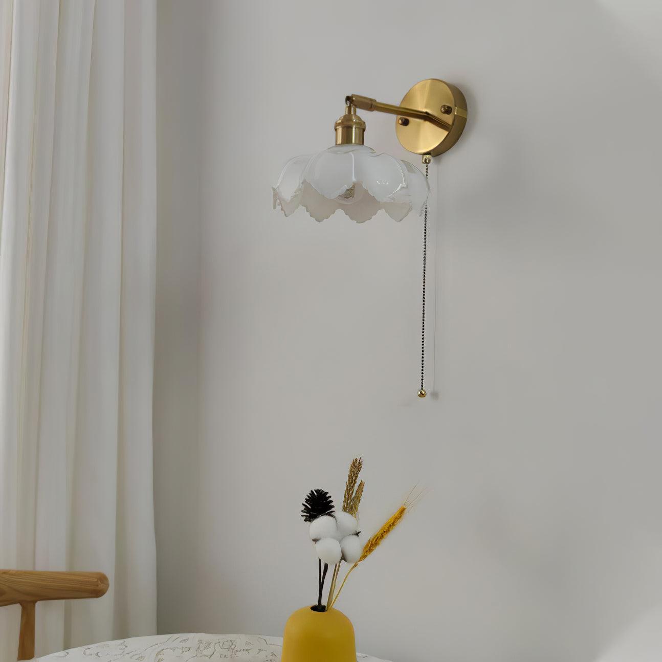 مصباح حائط قابل للدوران من لوتس