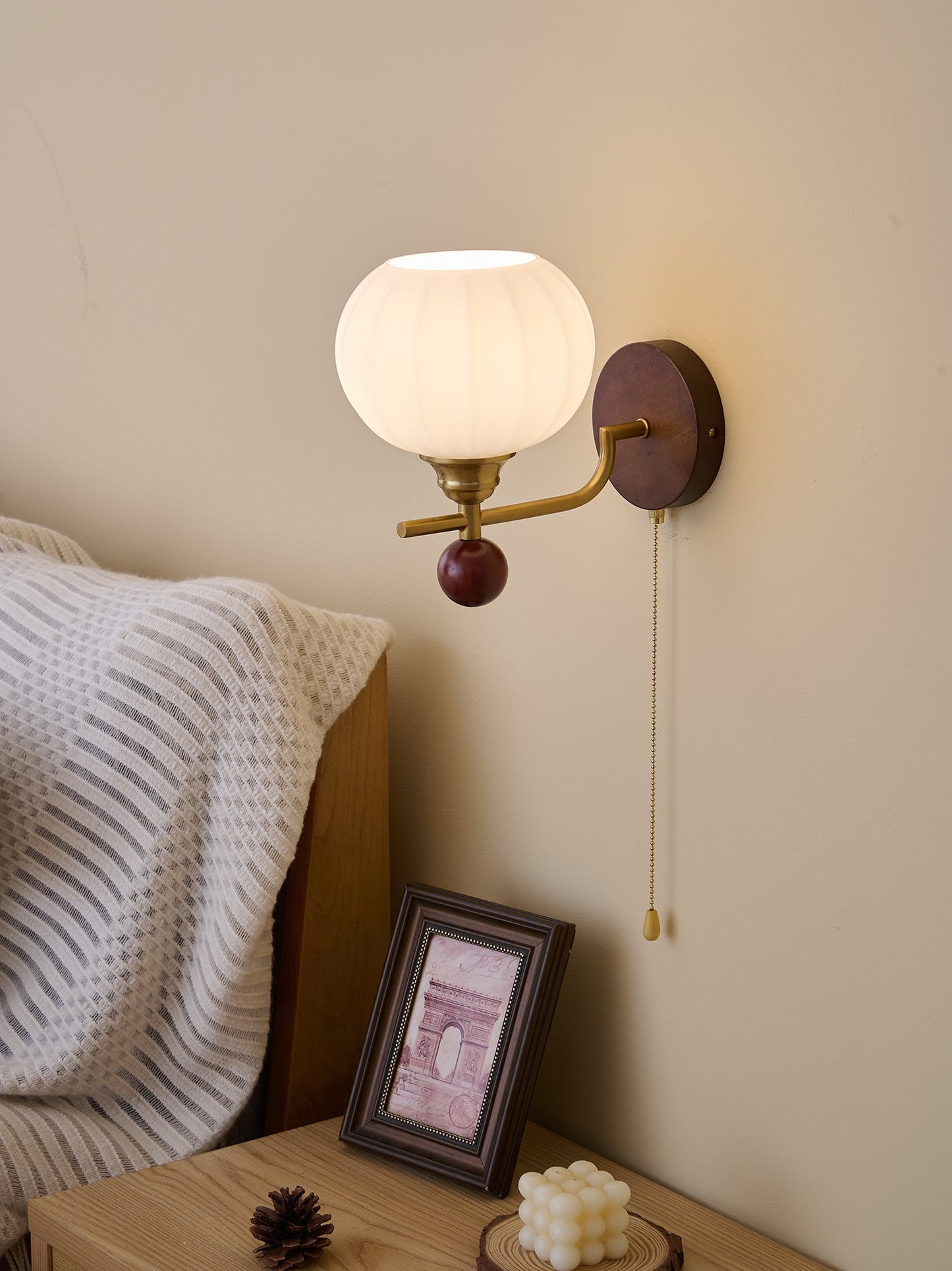 Lumea Crest Wall Lamp