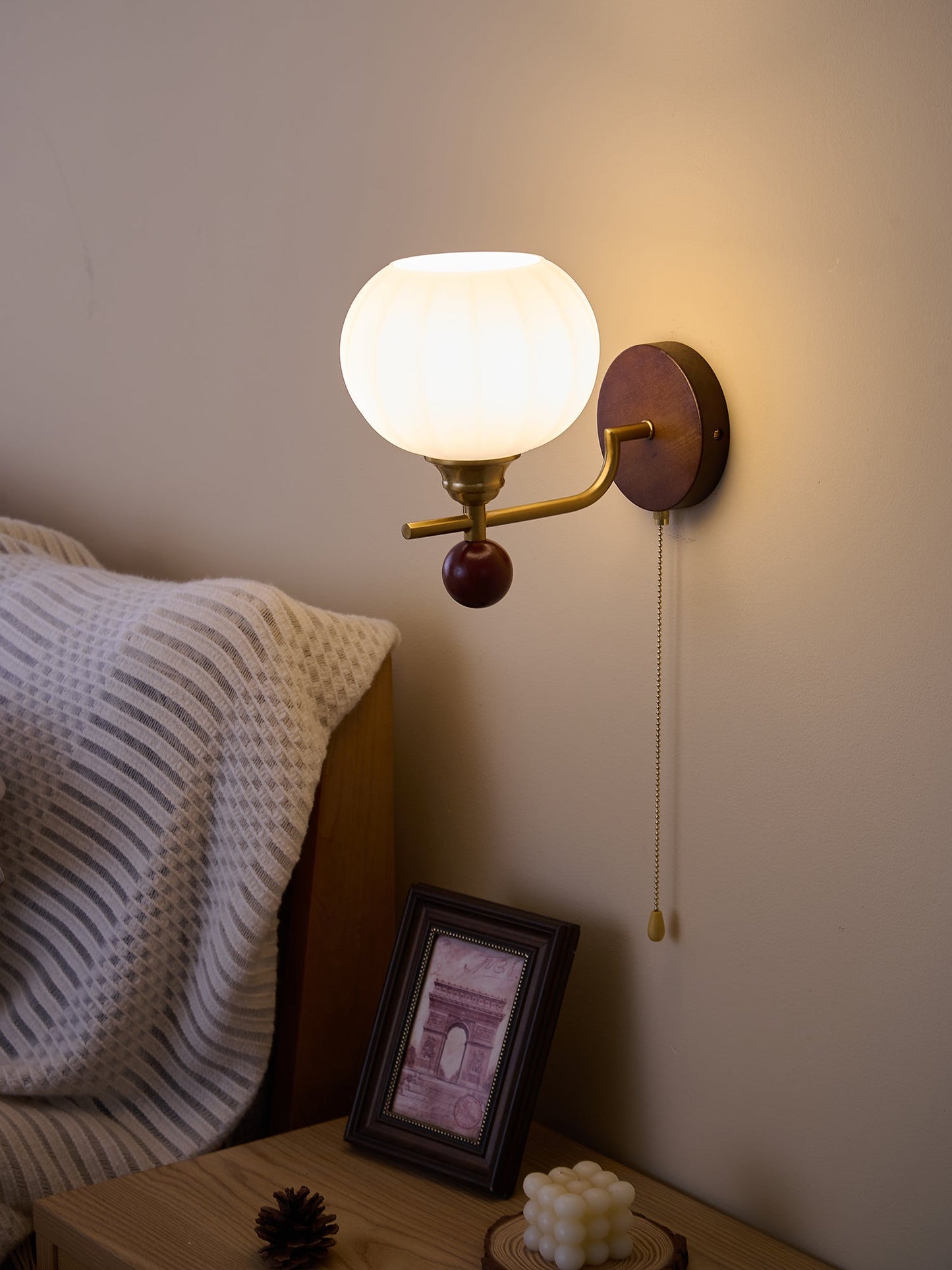 Lumea Crest Wall Lamp