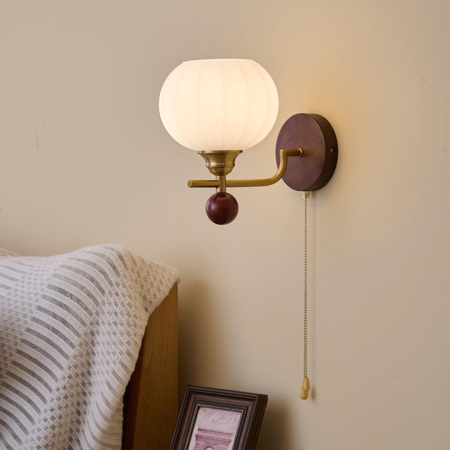 Lumea Crest Wall Lamp
