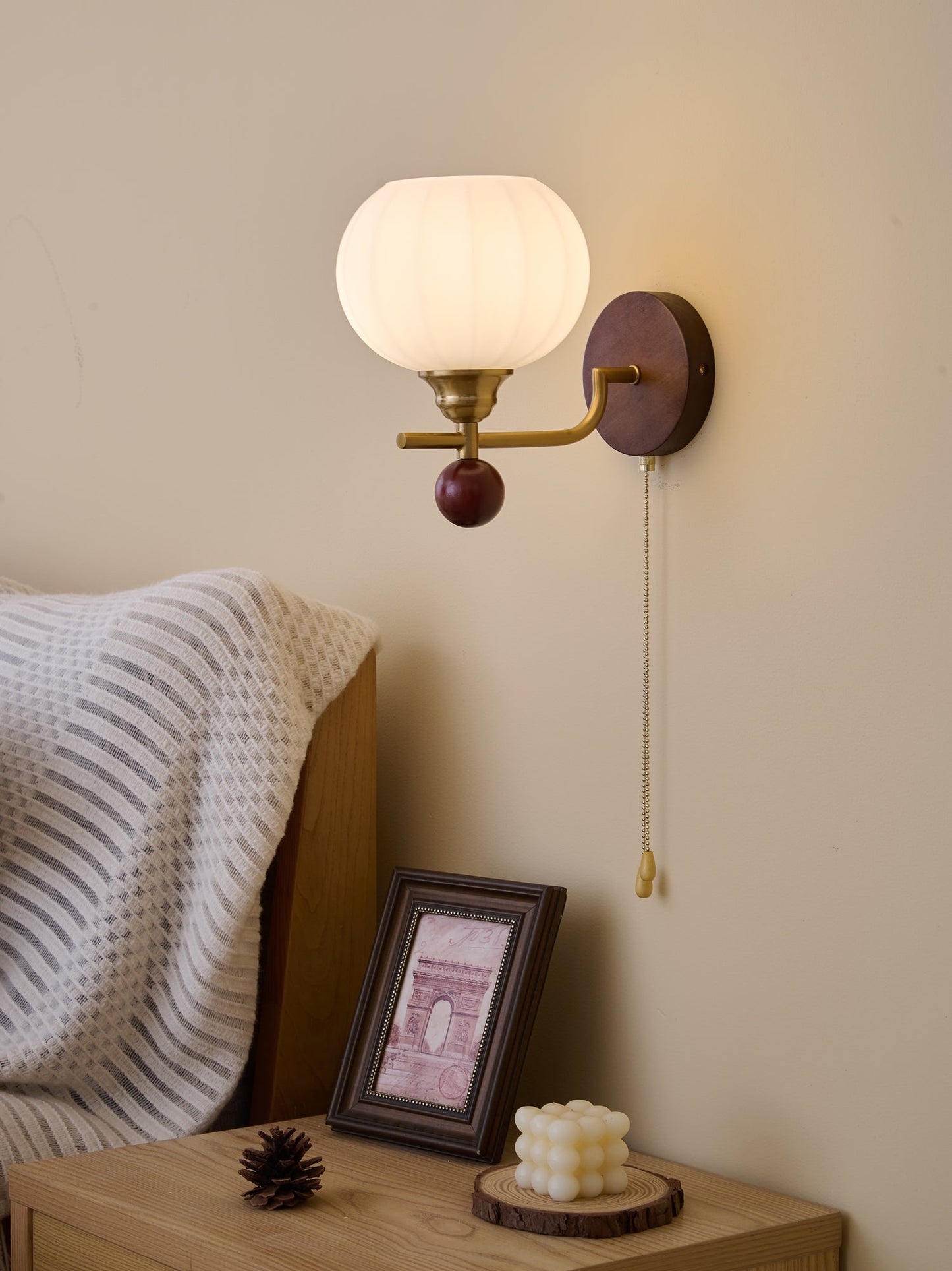 Lumea Crest Wall Lamp