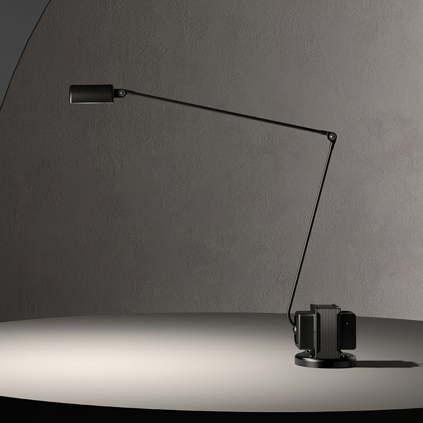 Dynamo Table Lamp