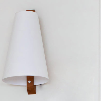 Lupe Wall Lamp