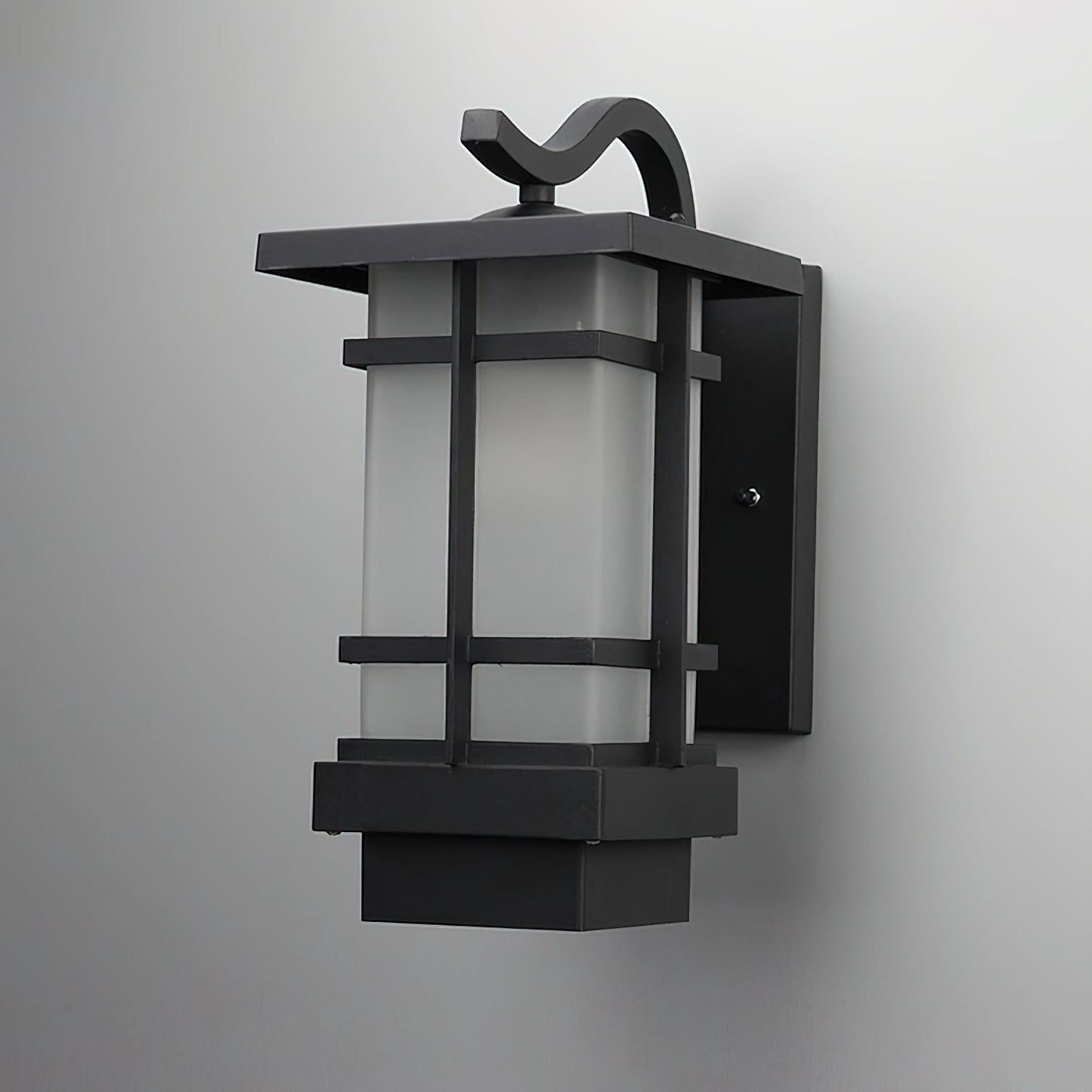 Madison Lantern Outdoor Wall Lamp