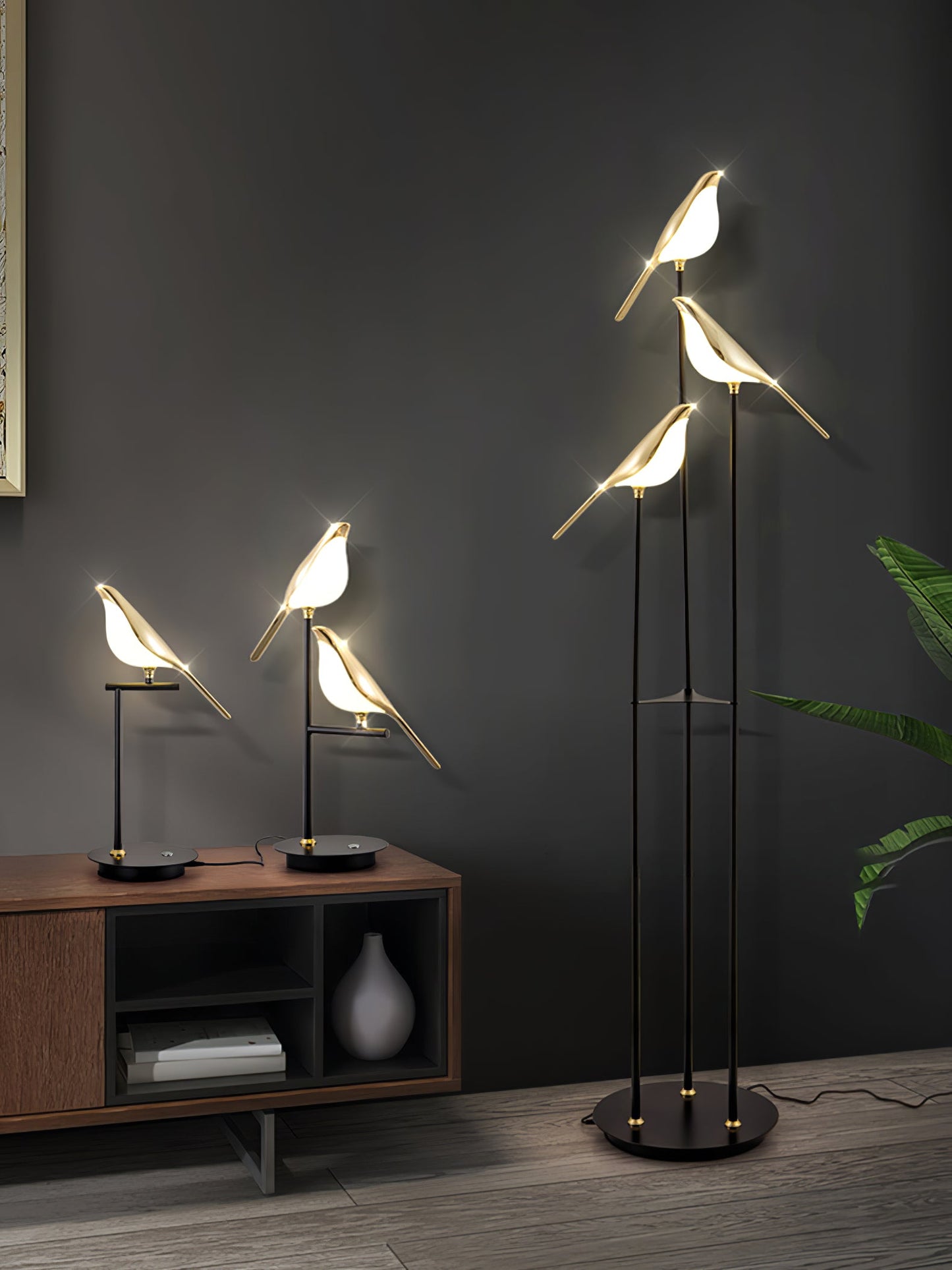 Magpie Perch Table Lamp