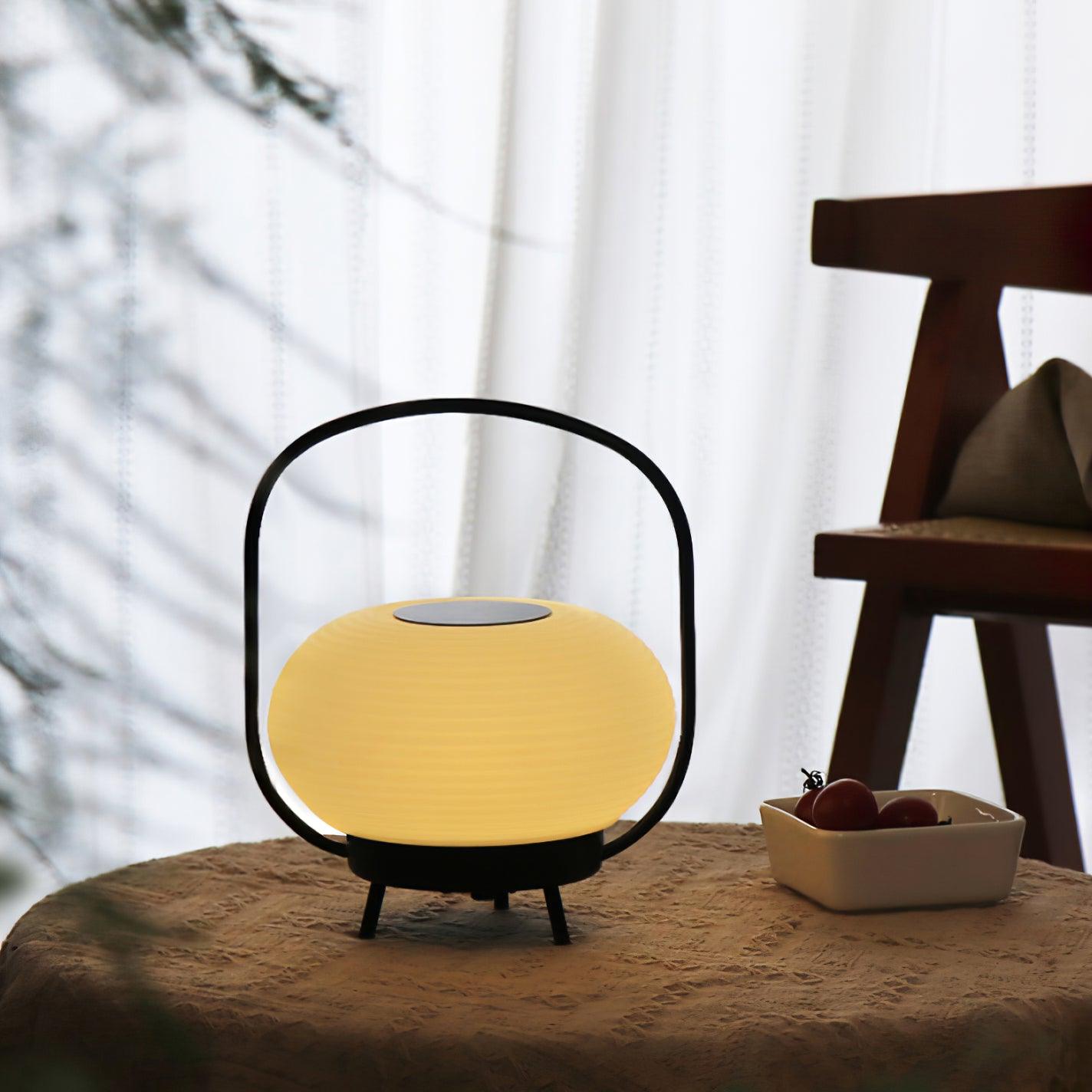 مصباح طاولة مدمج بالبطارية من Masker