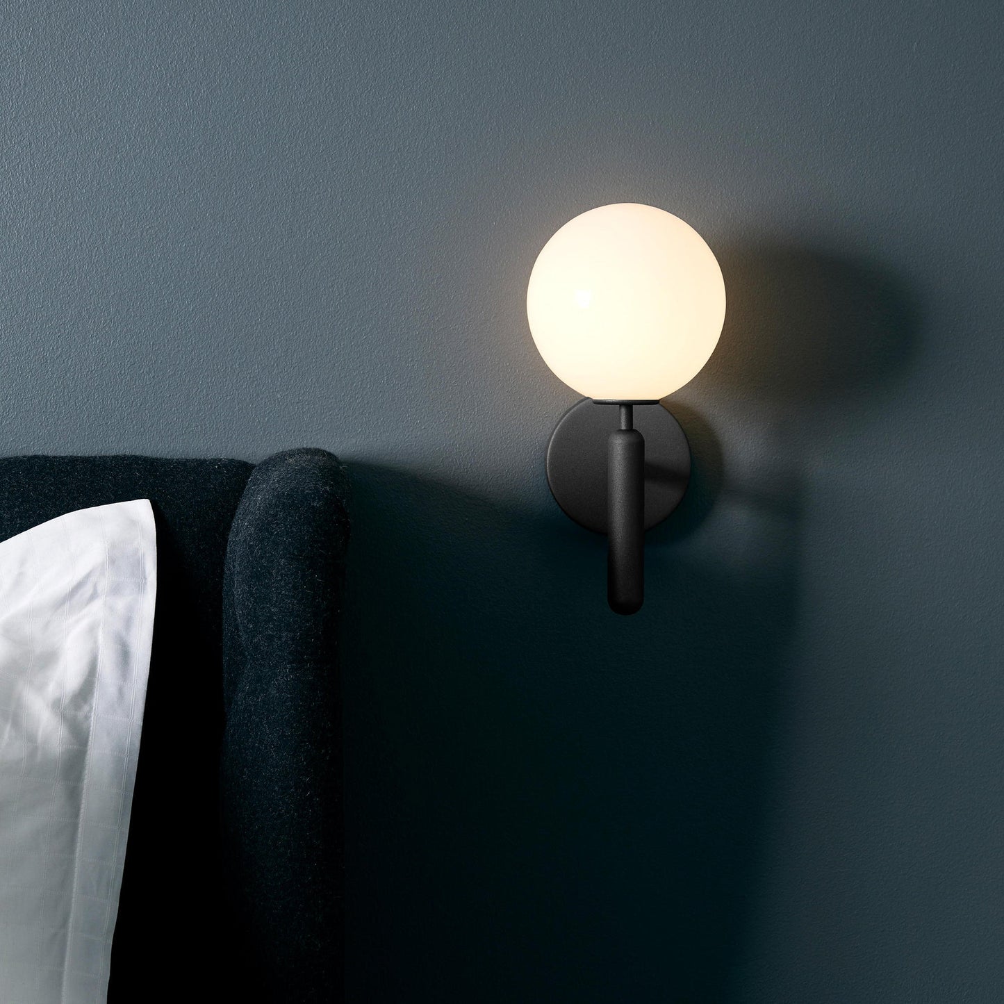 Nordica Wall Lamp