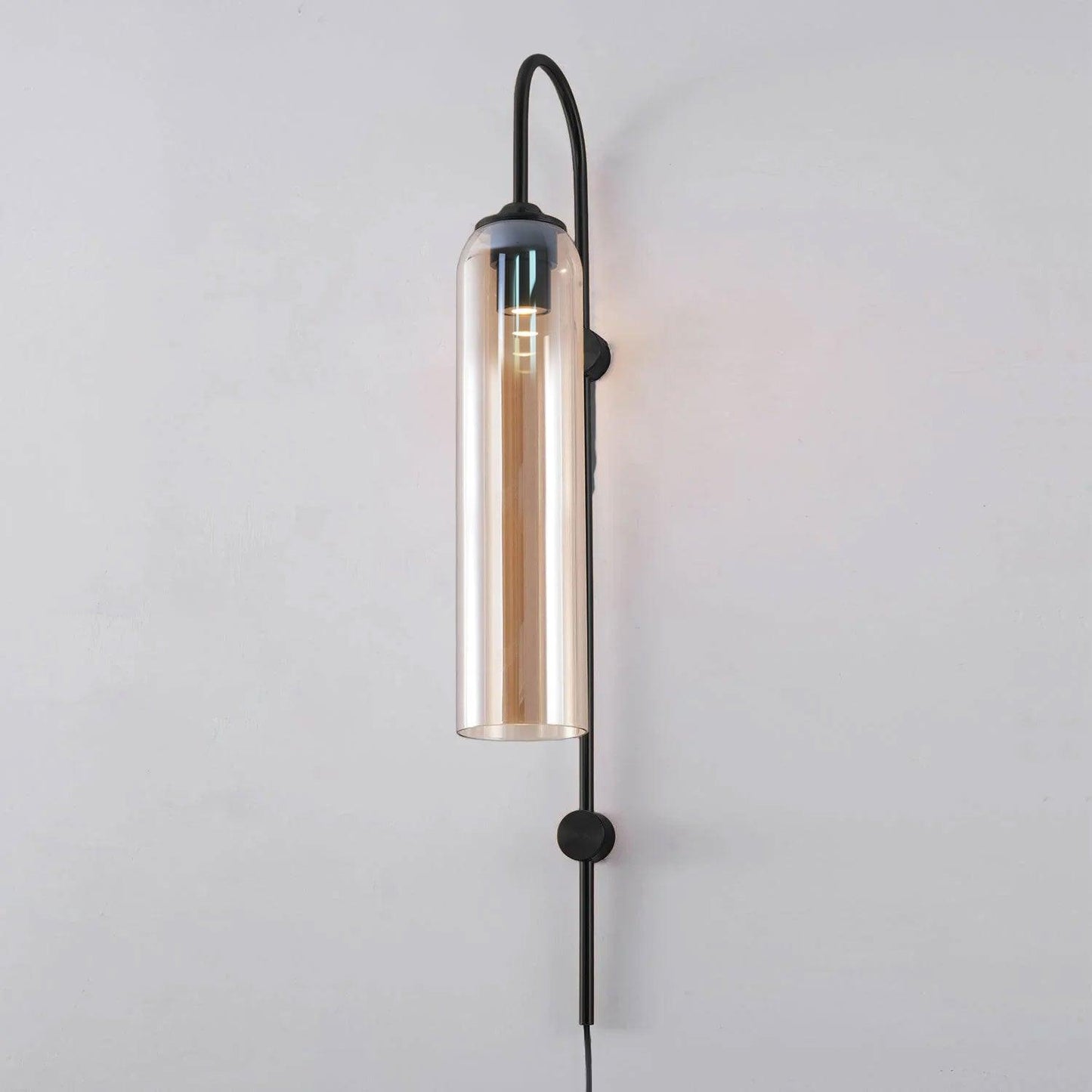 Moderne Plug-In-Wandlampe aus Glas