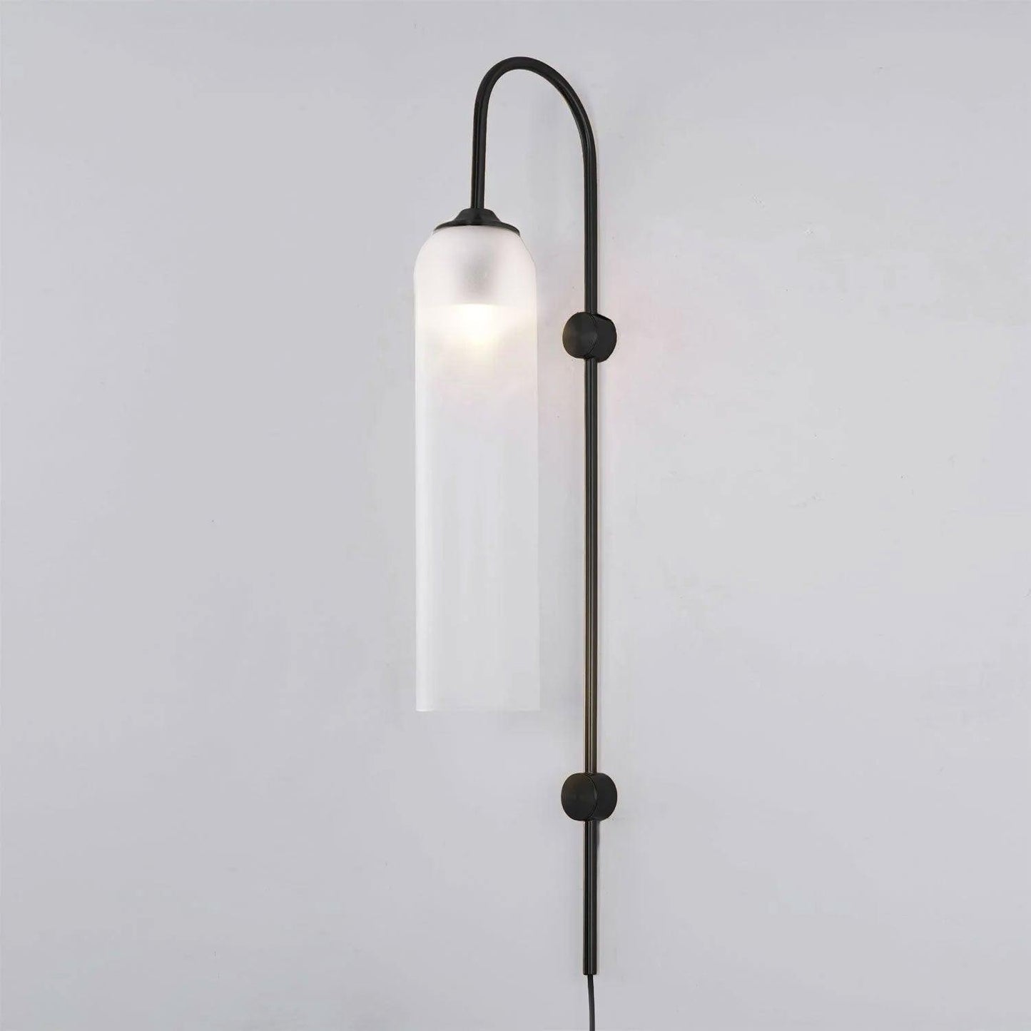 Moderne Plug-In-Wandlampe aus Glas