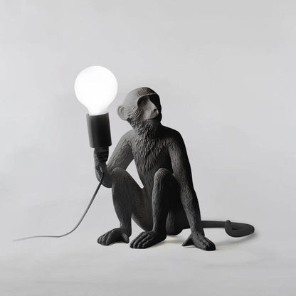 مصباح طاولة القرد